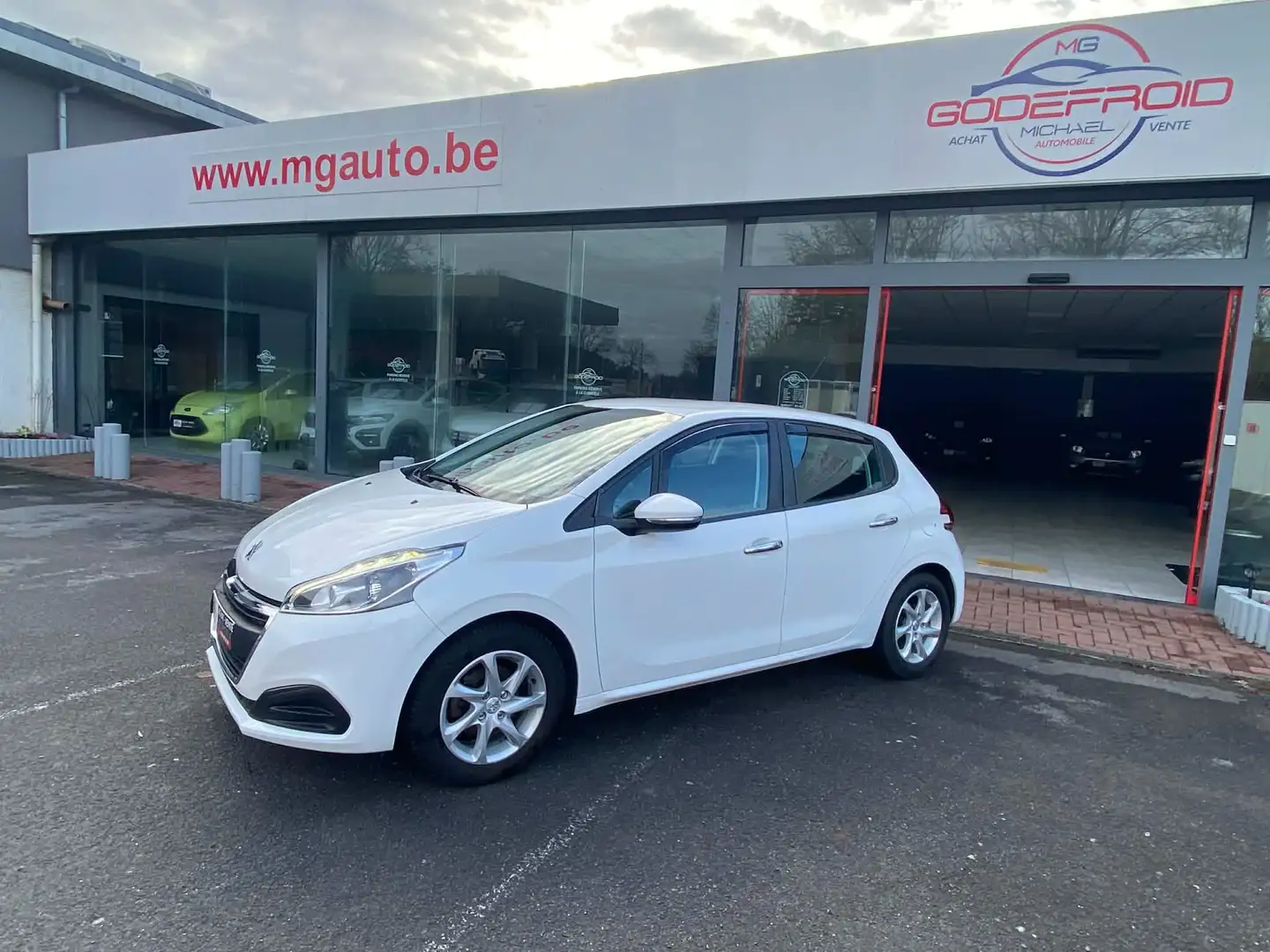 Peugeot 208 208 1.6 BlueHDi Style Blanc - 2
