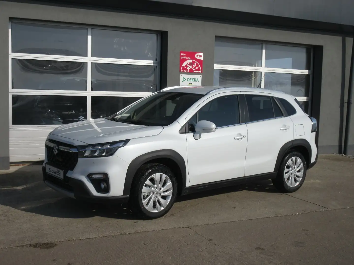 Suzuki S-Cross Comfort AllGrip Wit - 1