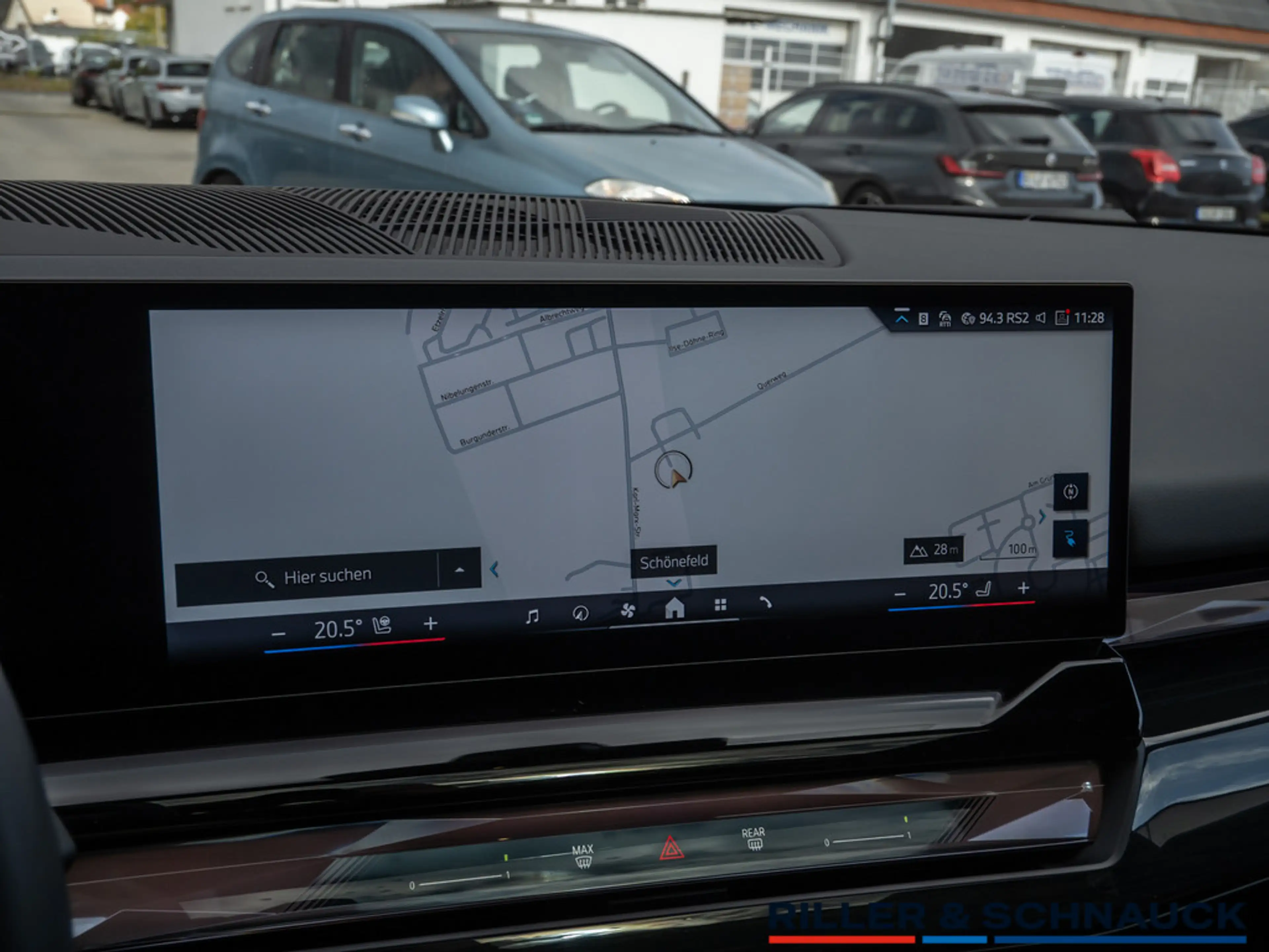 BMW i5 eDrive40 Touring — photo 12