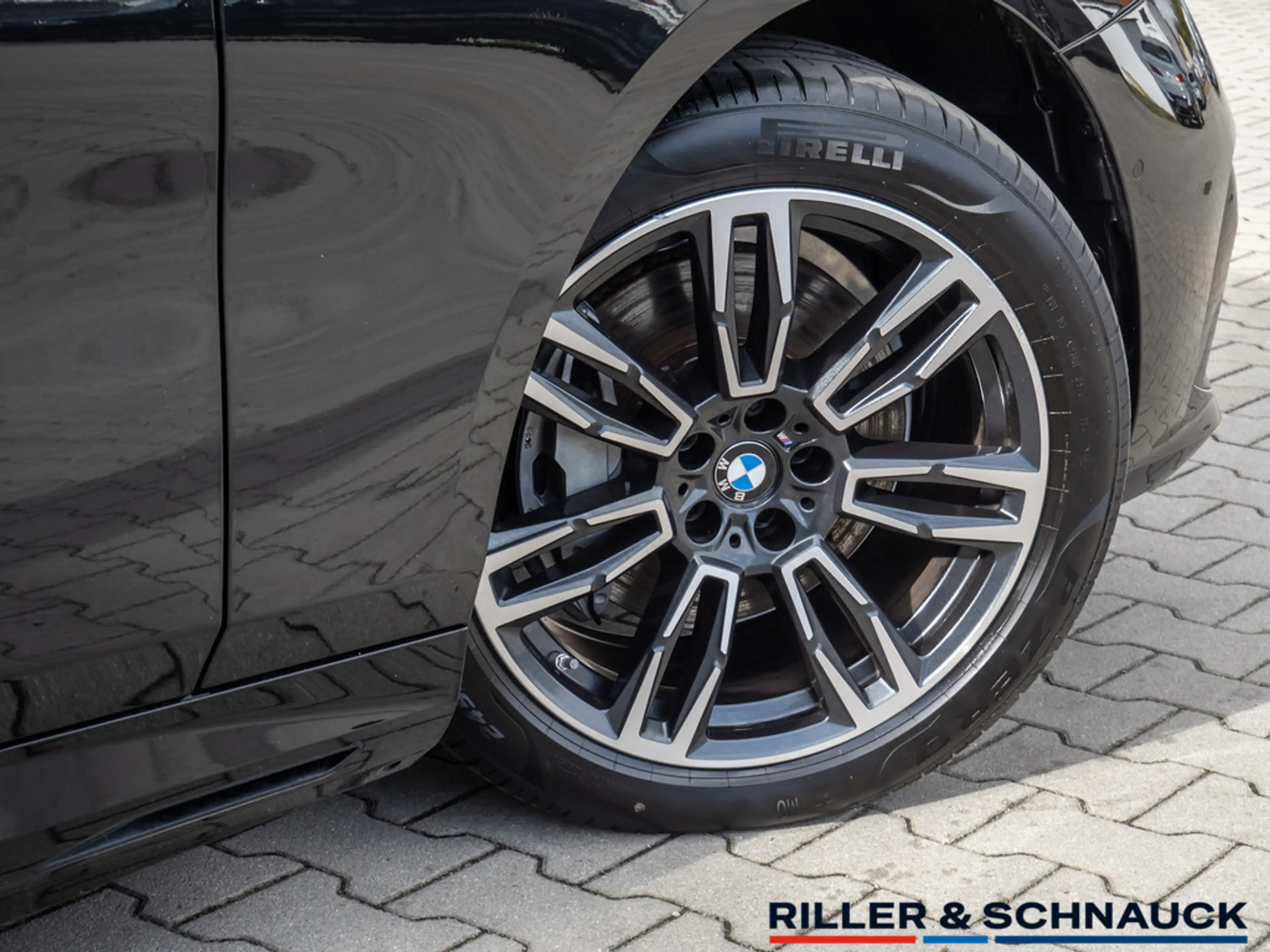 BMW i5 eDrive40 Touring — photo 7