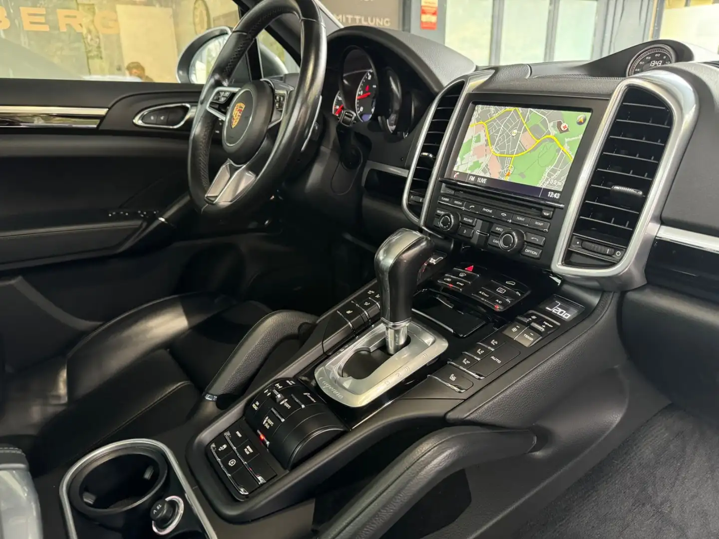 Porsche Cayenne Diesel PANO/SPORTCHRONO/MEMORY/BOSE/AHK Grau - 2