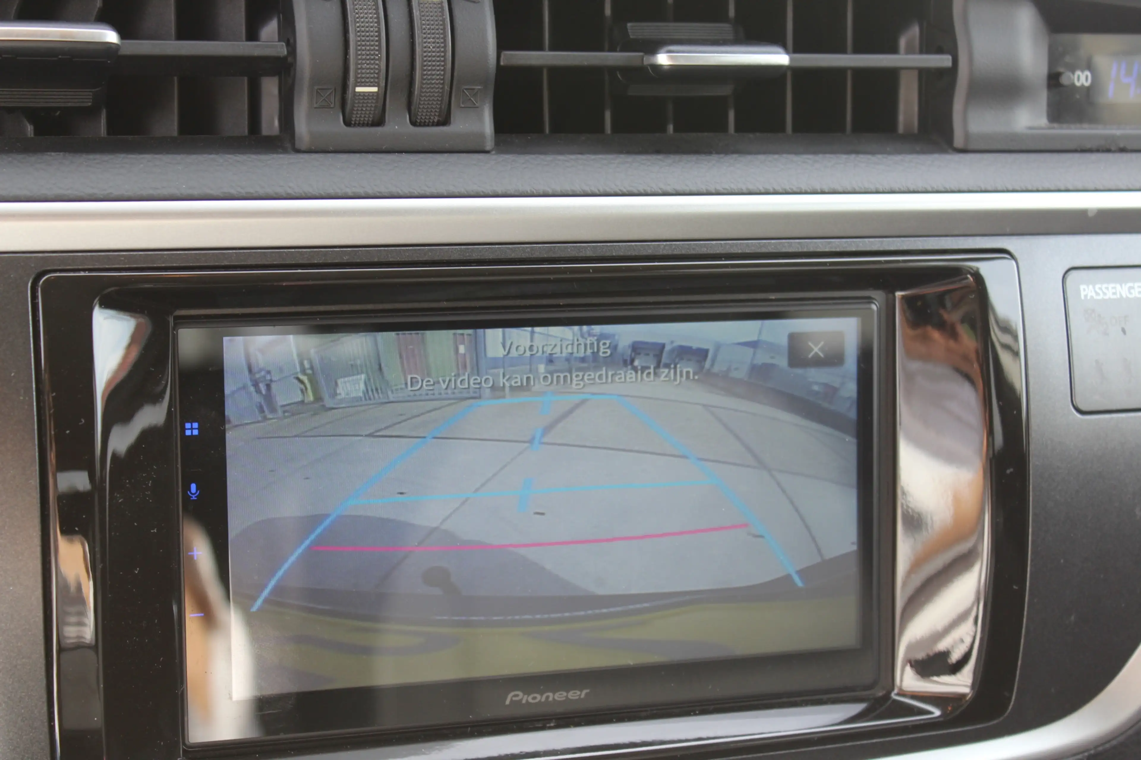 Toyota Auris Touring Sports 1.8 Hybrid Lease pano camera multim — photo 9