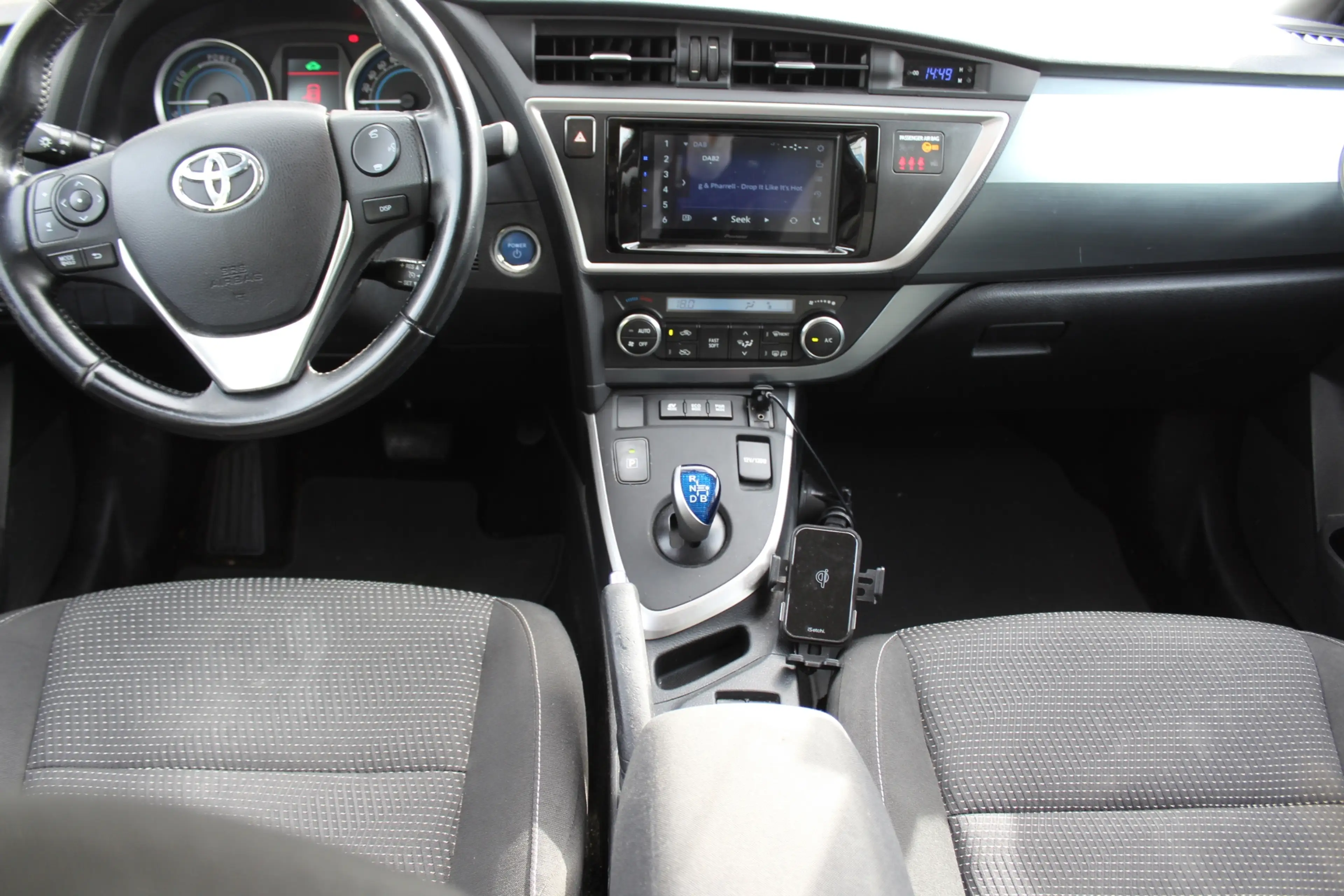 Toyota Auris Touring Sports 1.8 Hybrid Lease pano camera multim — photo 4