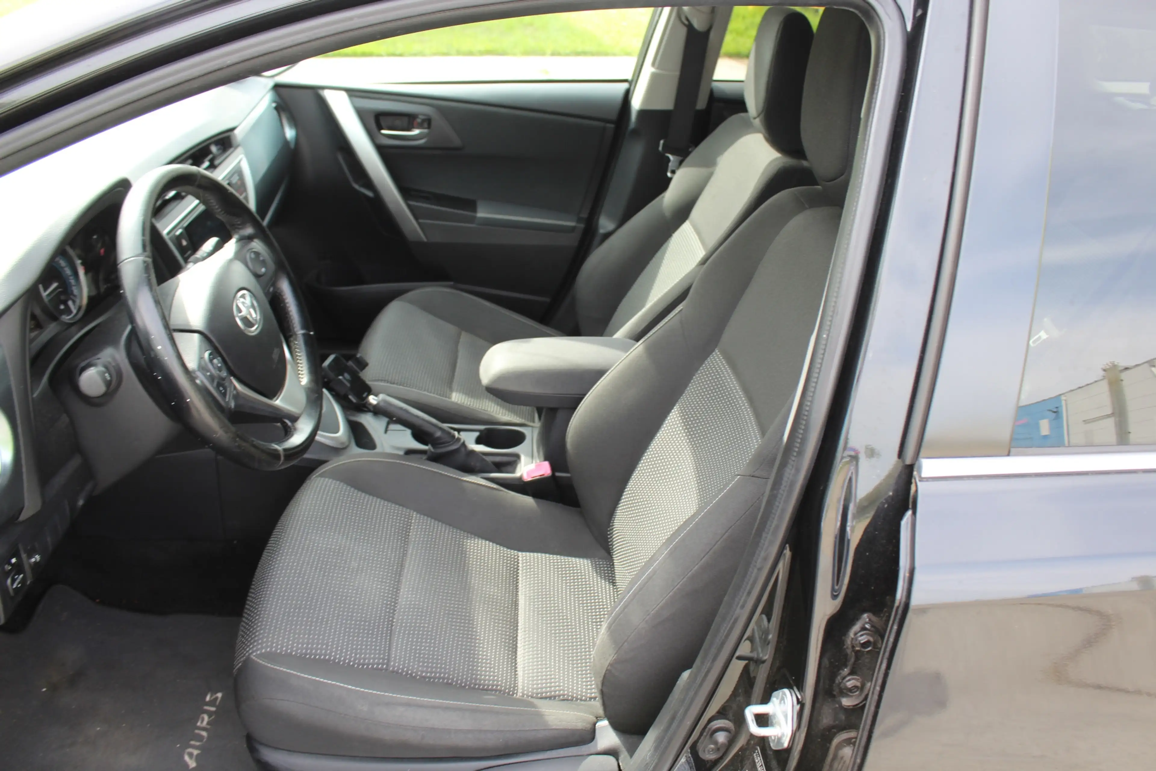 Toyota Auris Touring Sports 1.8 Hybrid Lease pano camera multim — photo 13