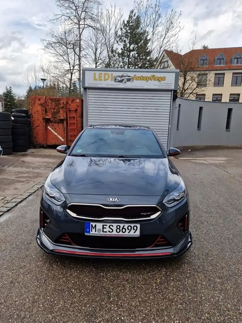 Kia Ceed / cee'd Ceed 1.6 T-GDI DCT7 OPF GT Šedá - 1