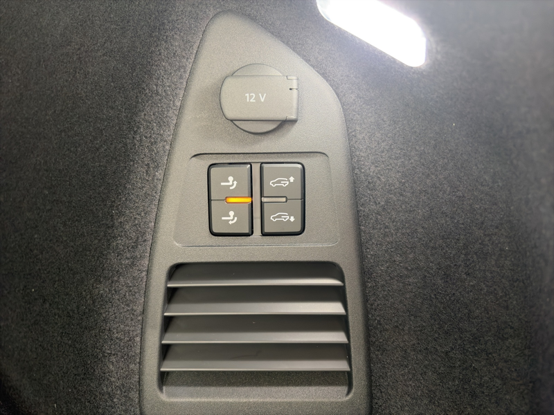 Volkswagen Touareg 3.0 V6 TDI 4M R-Line Final Edition — photo 15