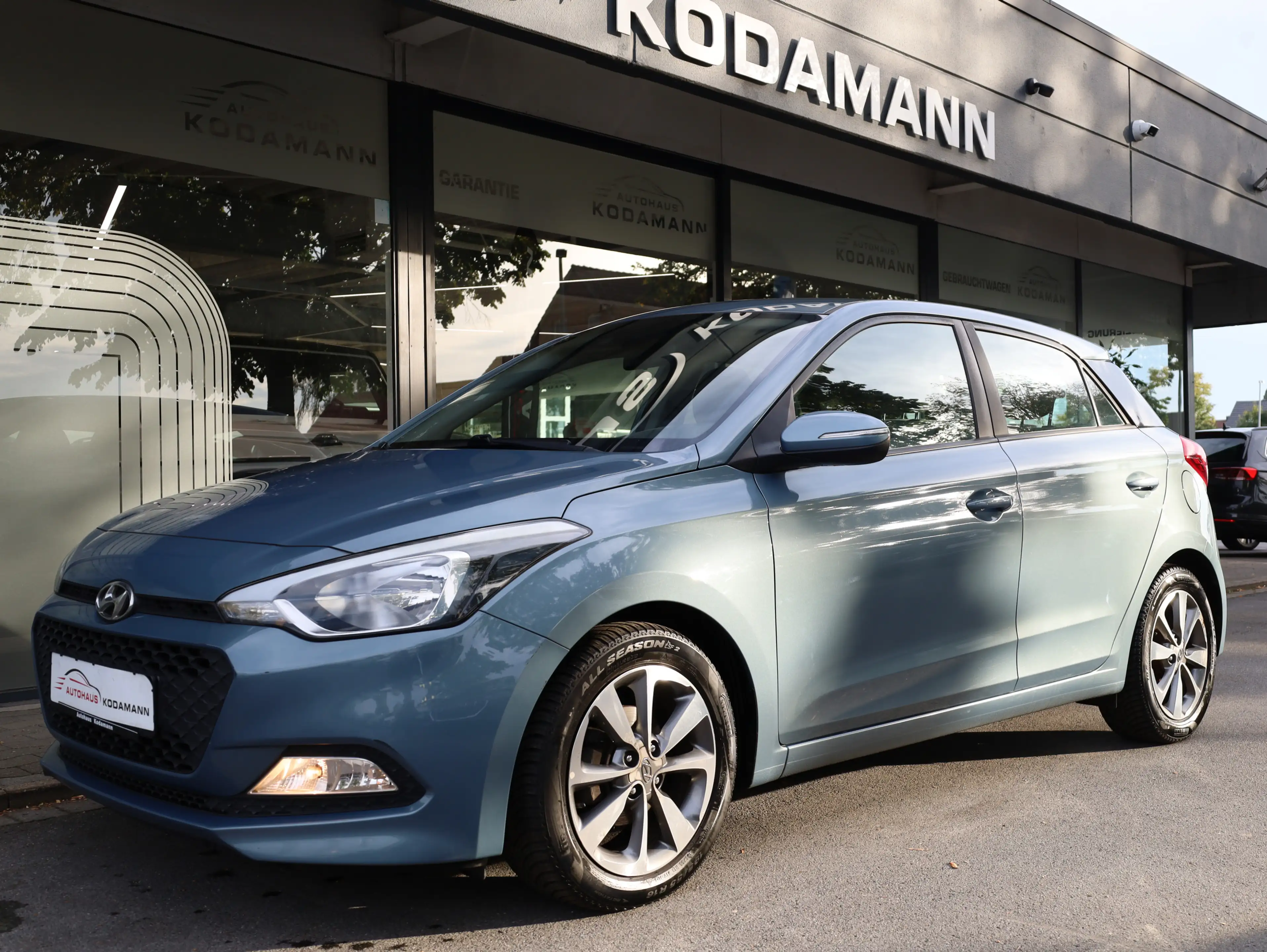 Hyundai i20 1.4YES!*Tempomat*Allwetterreifen*Klimaanlage