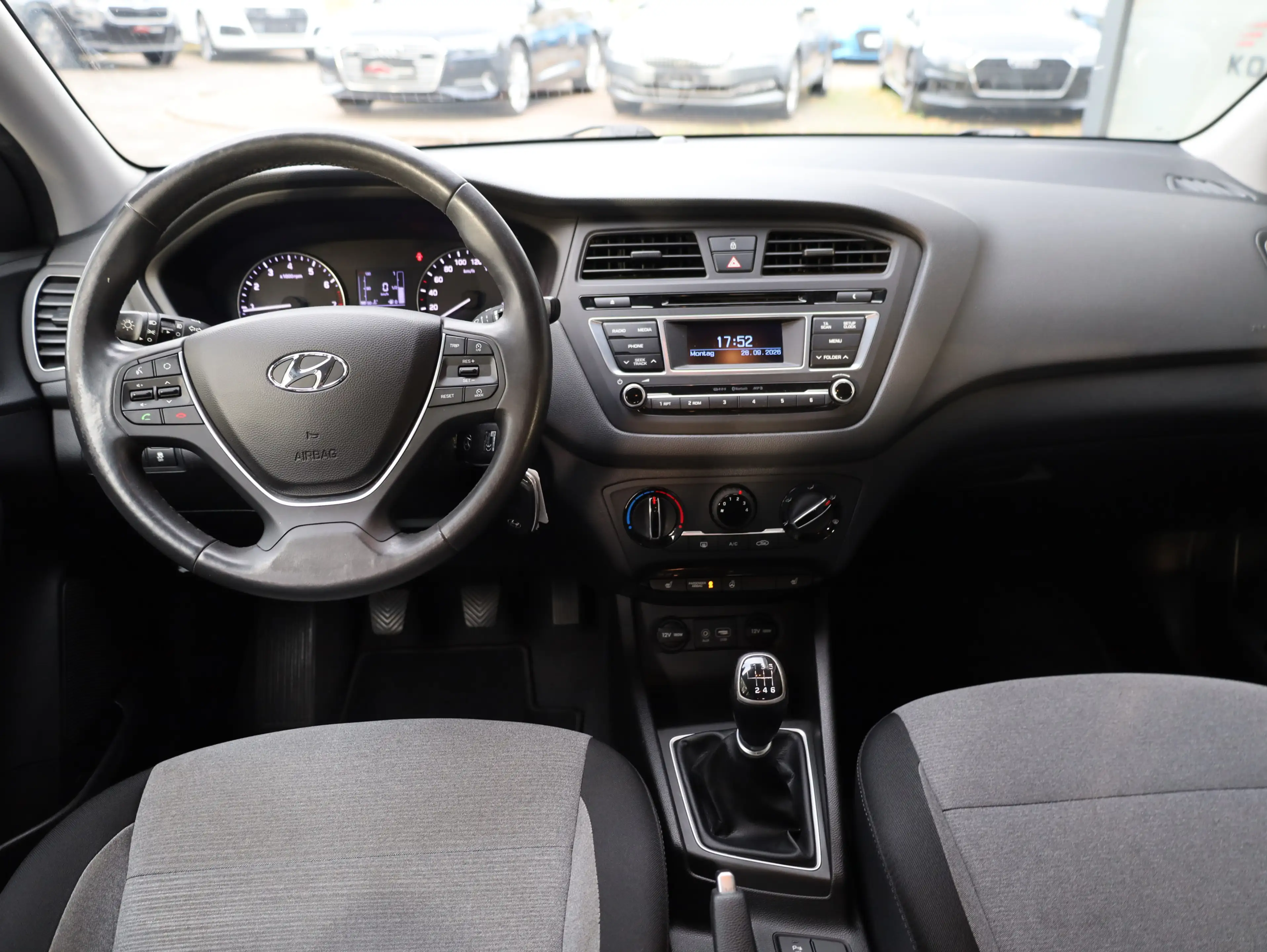 Hyundai i20 1.4YES!*Tempomat*Allwetterreifen*Klimaanlage — photo 11
