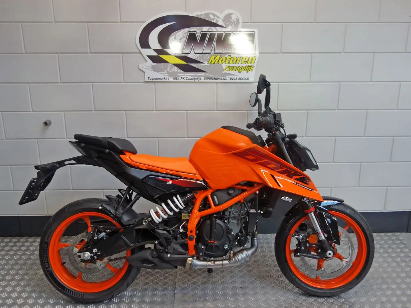 KTM 390 Duke Oranje - 1