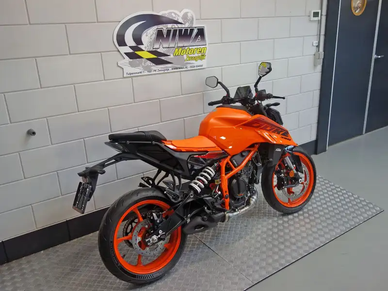 KTM 390 Duke - foto 3