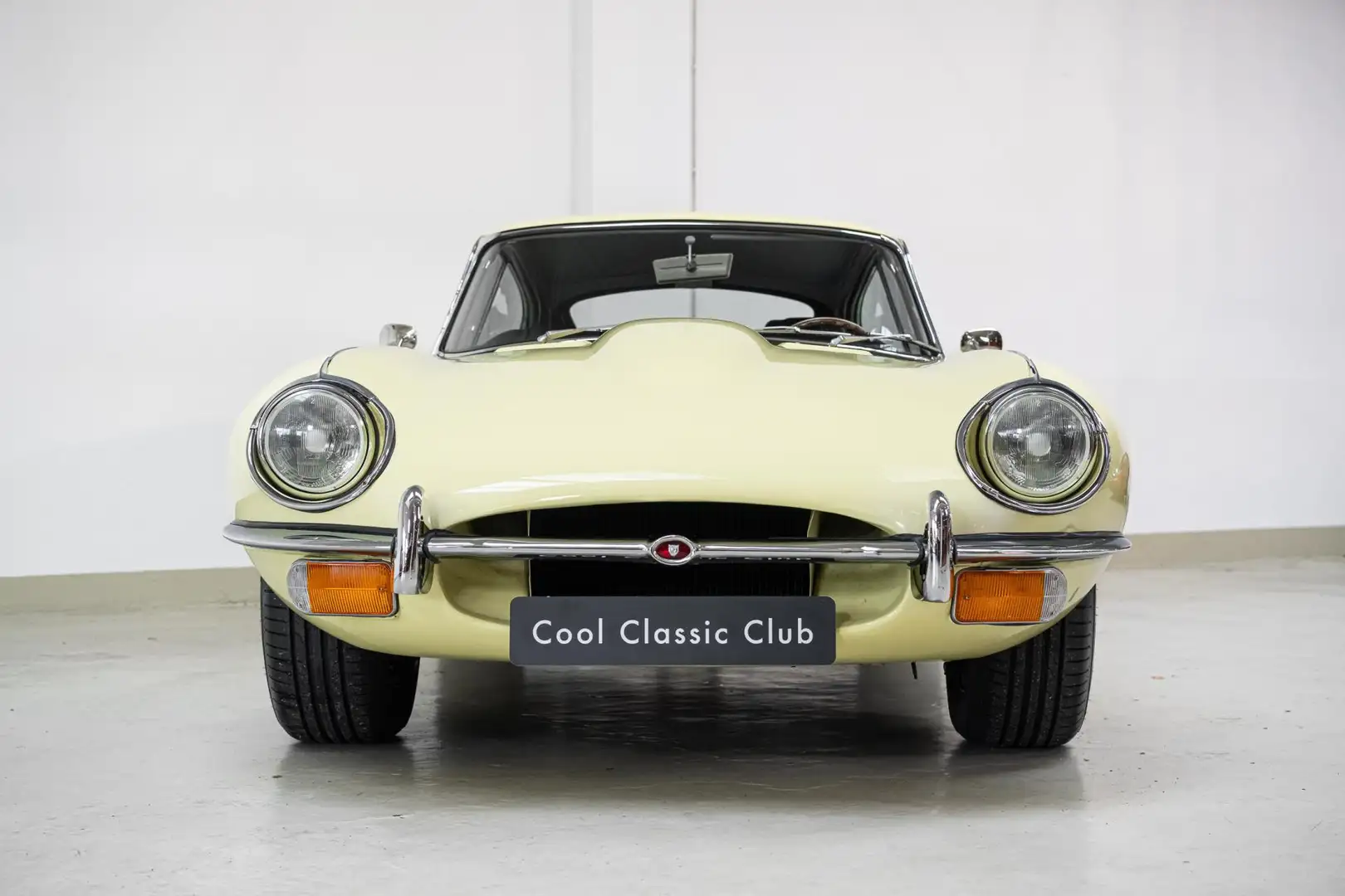 Jaguar E-Type S2 FHC - Full History Present - Completely Restore Jaune - 2