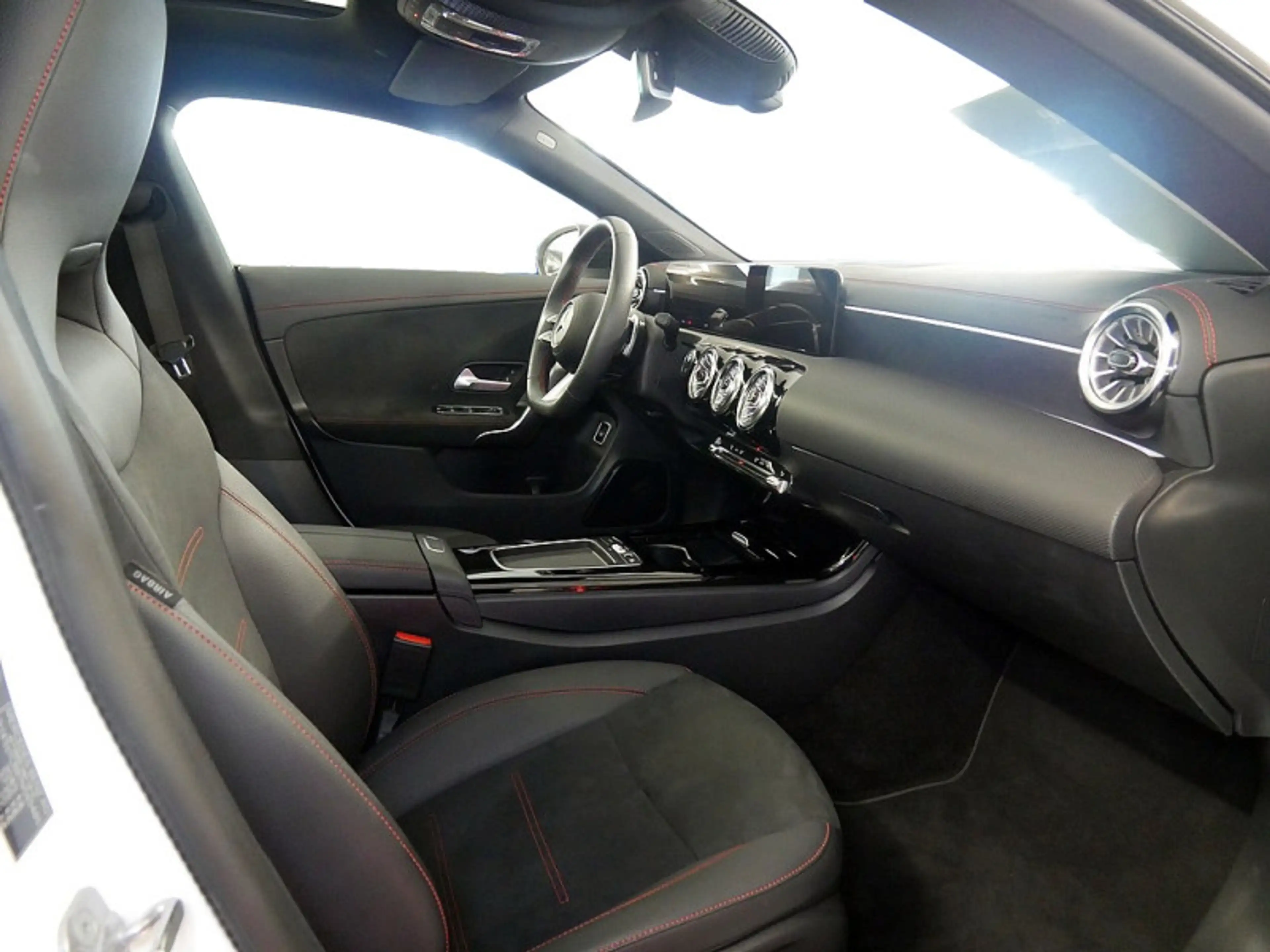 Mercedes-Benz CLA 200 d Coupé , AMG NIGHT KAMERA PANO SPUR PDC — photo 7