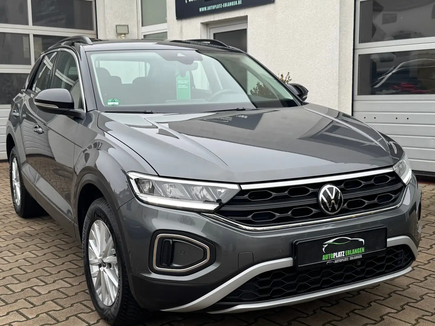Volkswagen T-Roc Life 1.5TSI *AHK*LED*RüKa* Grau - 2