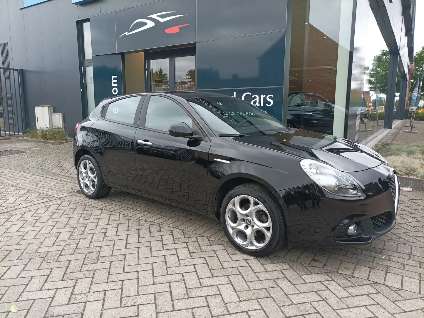 Alfa Romeo Giulietta Giulietta 1.4 TB 16V Sport Zwart - 2