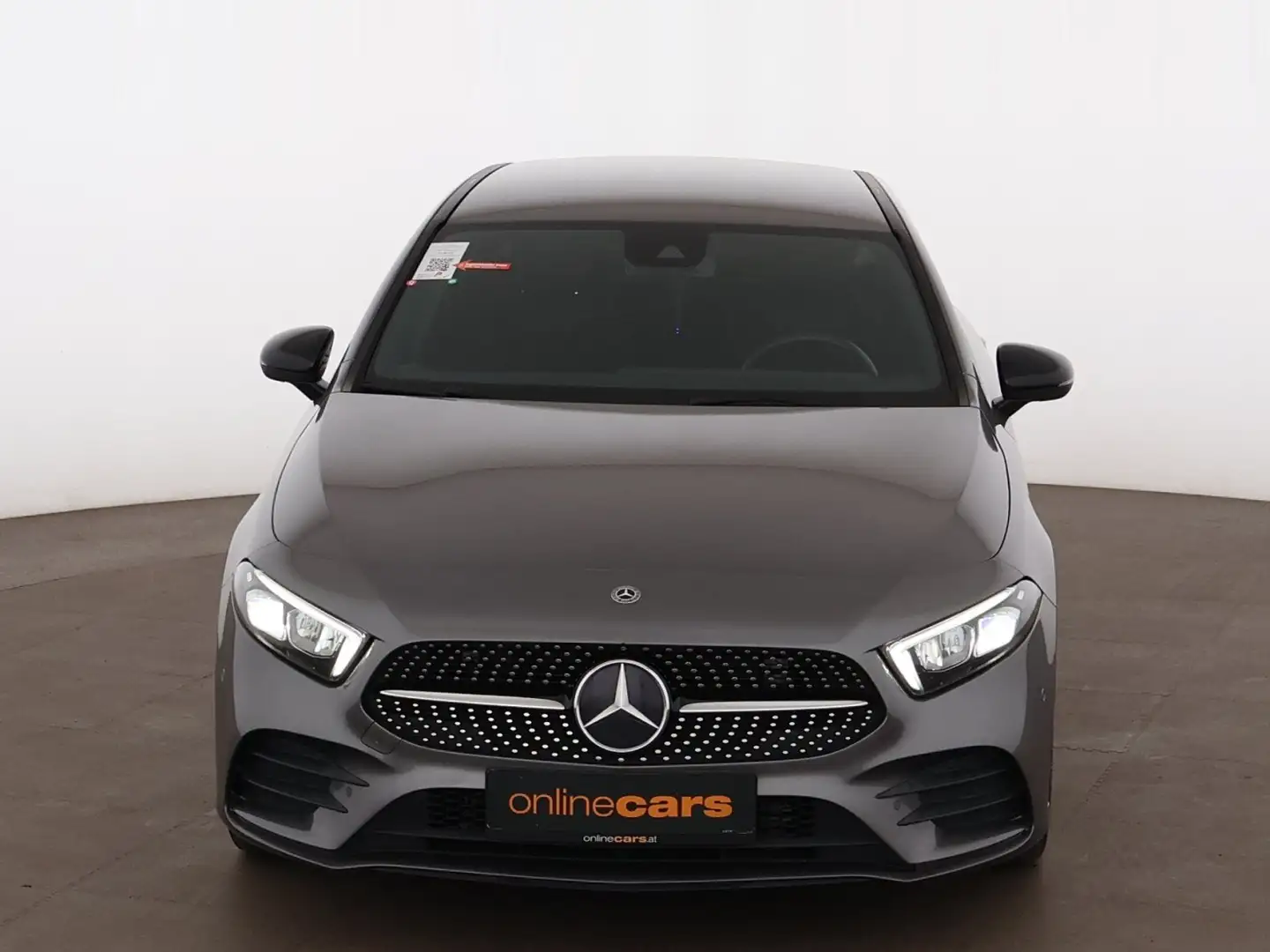 Mercedes-Benz A 180 d AMG-Line Aut LED LEDER NAVI R-CAM TEMP Grau - 2