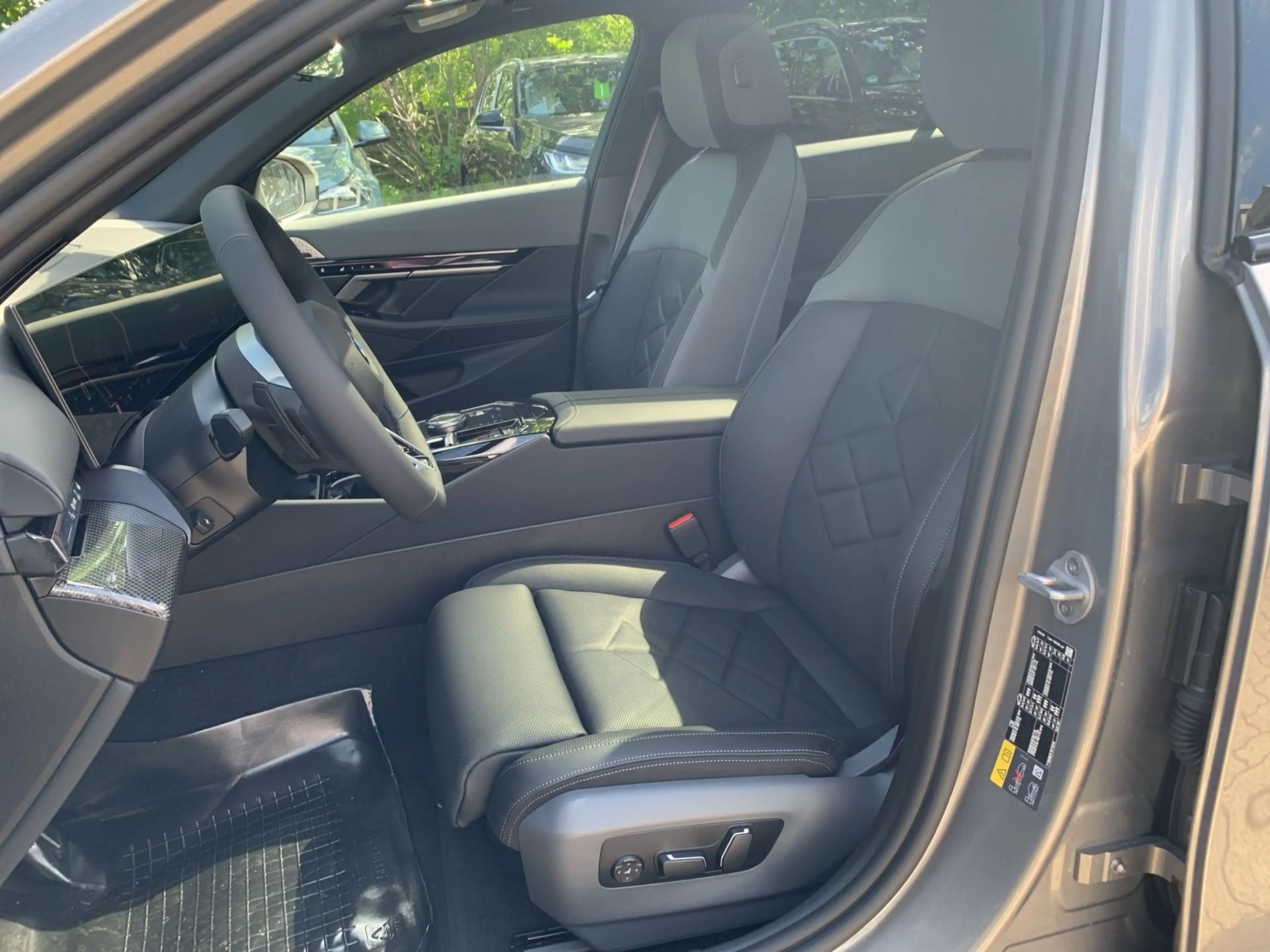 BMW 550 e xDrive M Sportpaket Head-Up DAB LED RFK — photo 9