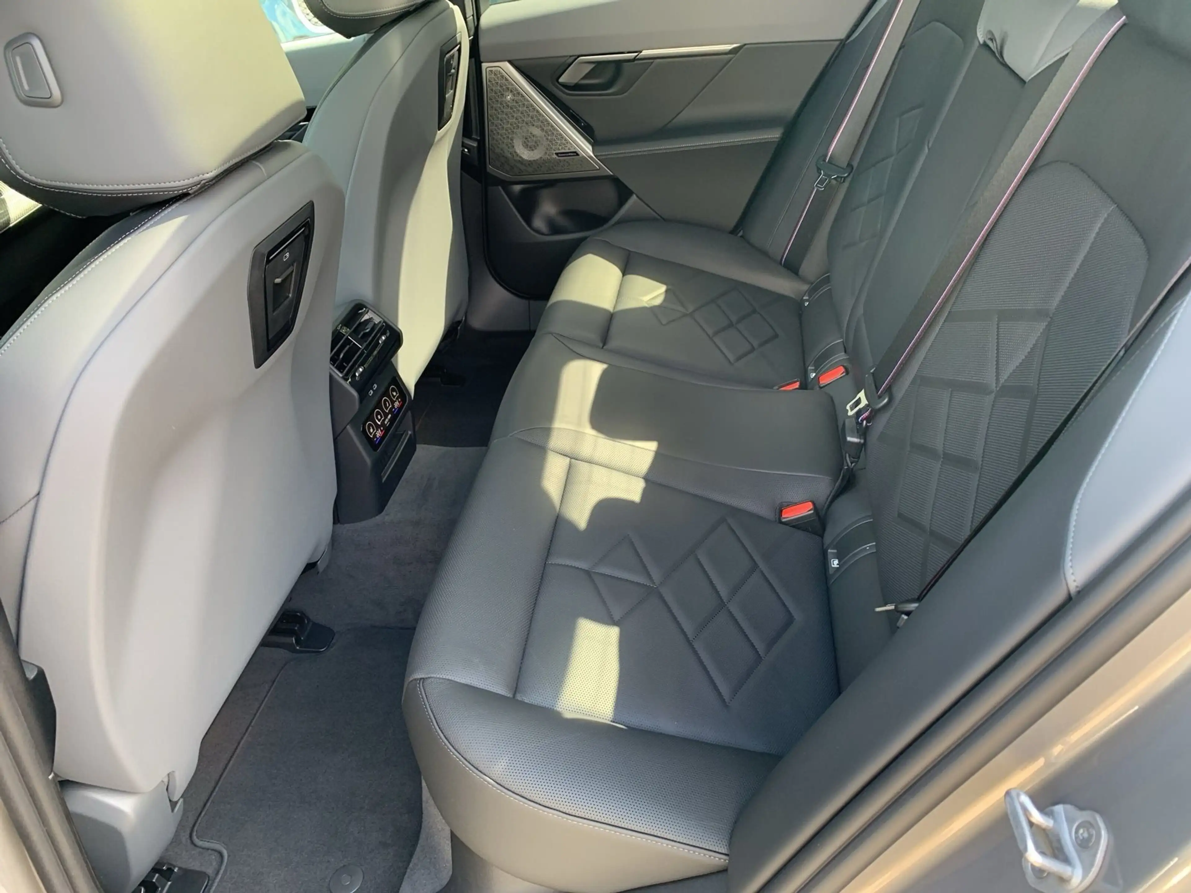 BMW 550 e xDrive M Sportpaket Head-Up DAB LED RFK — photo 12