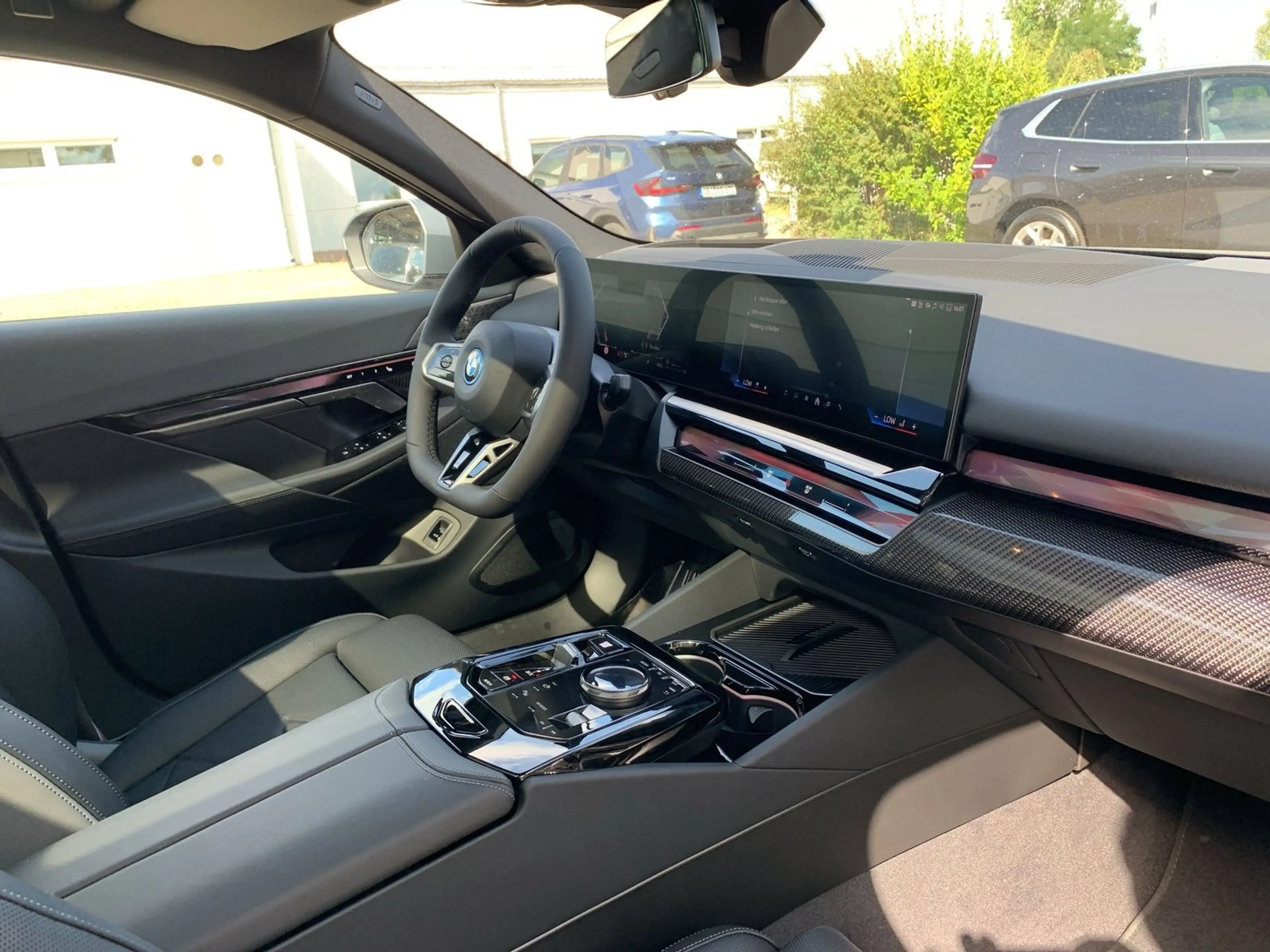 BMW 550 e xDrive M Sportpaket Head-Up DAB LED RFK — photo 11
