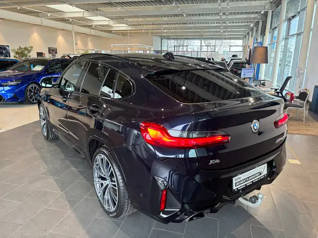 BMW X4 view 9