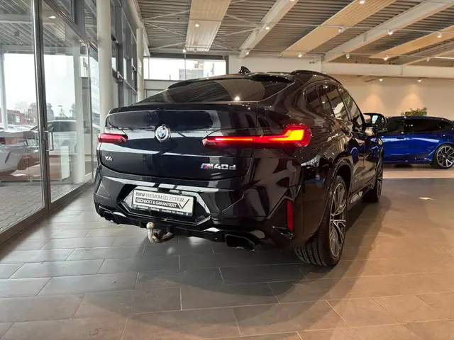 BMW X4 view 11