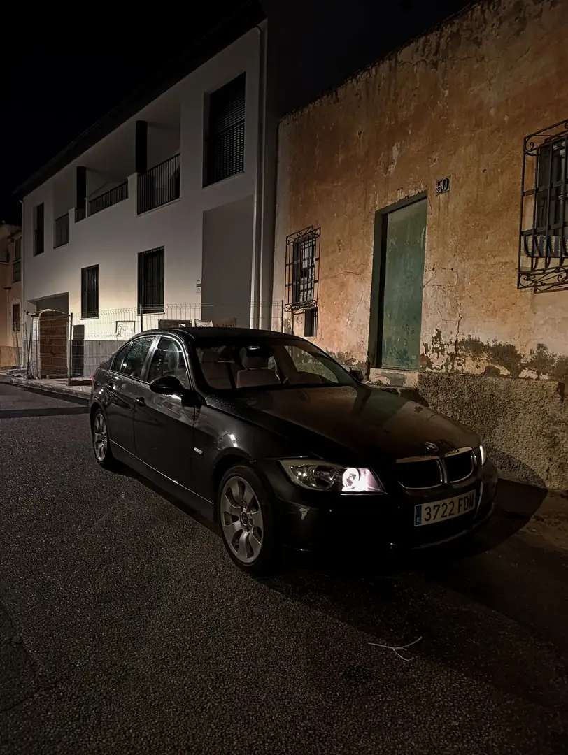 BMW 320 320d Aut. - 1