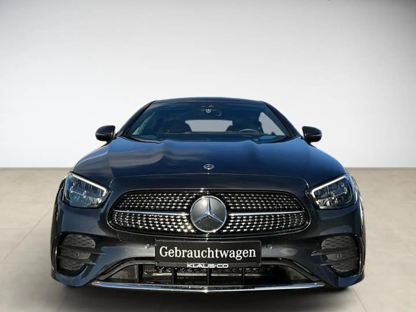 Mercedes-Benz E 300 d AMG 4MATIC Coupé Pano SpurW LM PDC SHZ Grau - 2