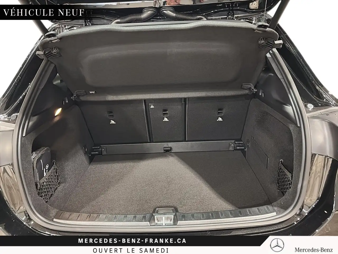 Mercedes-Benz GLA снимка Mercedes-Benz GLA