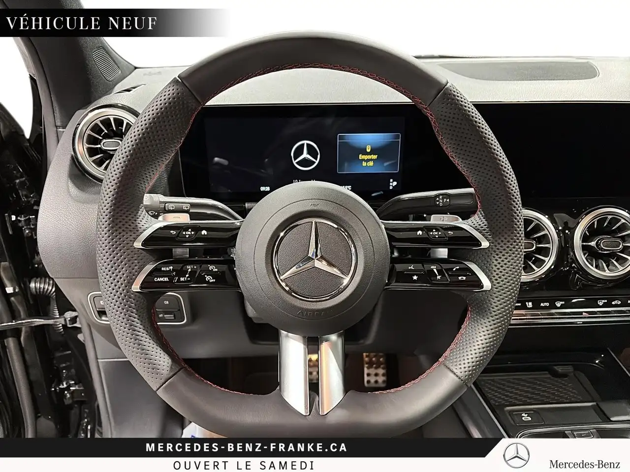 Mercedes-Benz GLA снимка Mercedes-Benz GLA