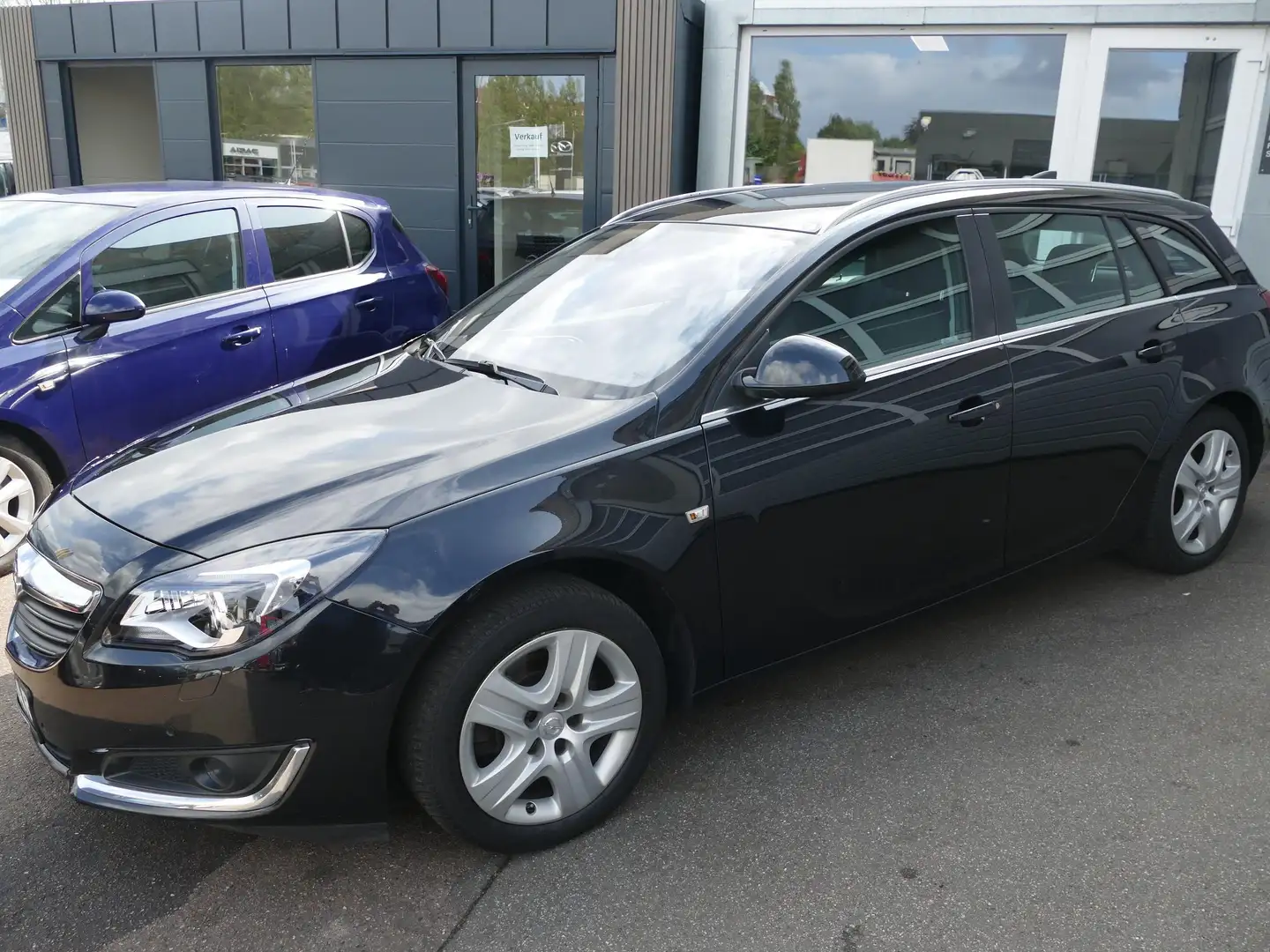 Opel Insignia A 2.0 CDTI Sports Tourer Automatik Klima Navi Tem Schwarz - 1