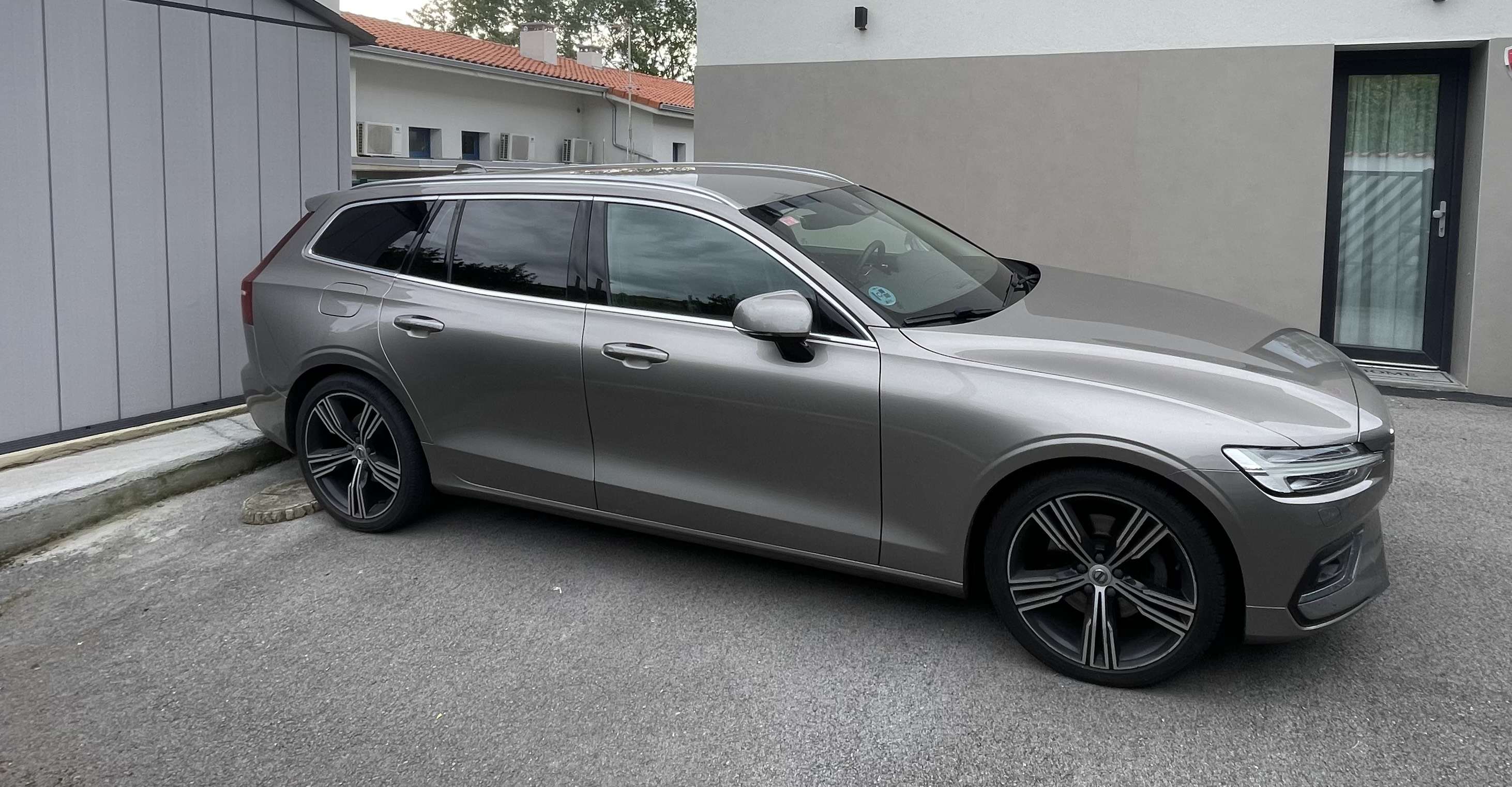Volvo V60 D4 Inscription Aut. - foto 1