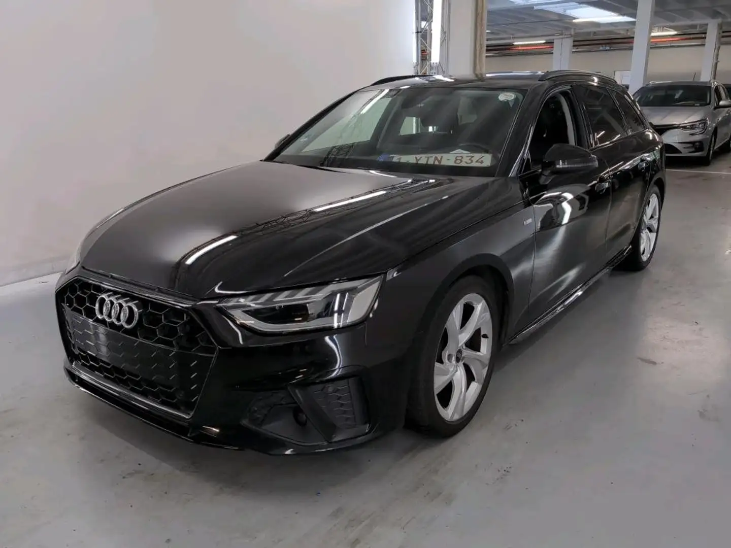 Audi A4 Avant 30 TDi S line tronic Noir - 2