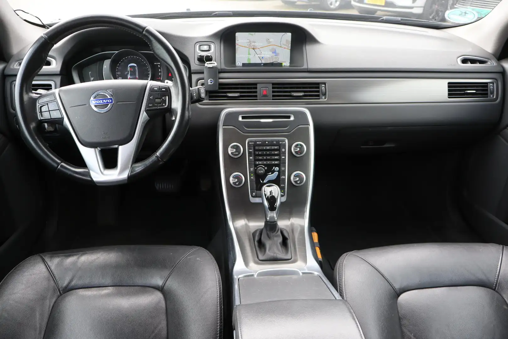 Volvo XC70 2.0 D4 FWD Summum Navigatie, Lederen interieur, Cr Negro - 2