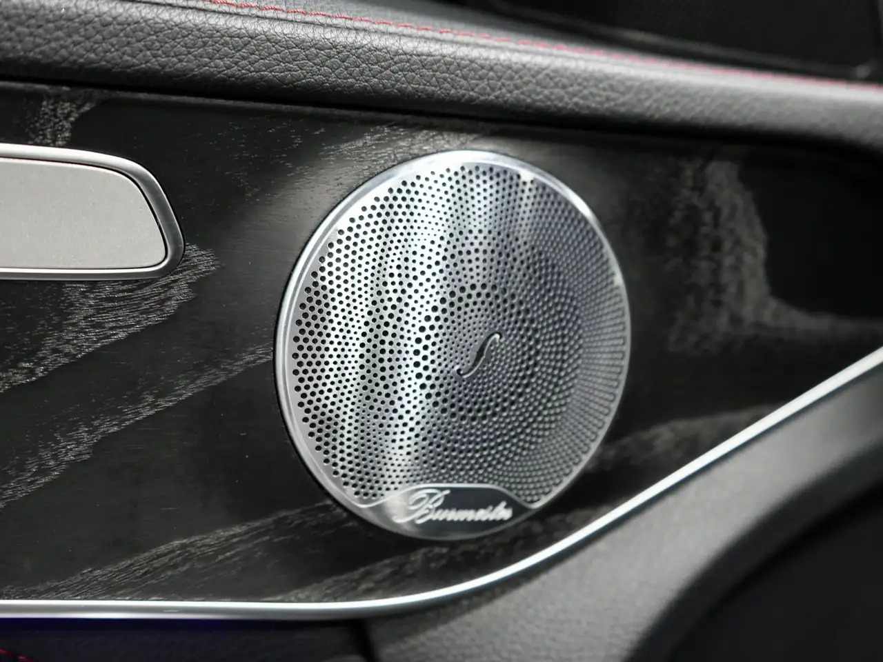 Mercedes-Benz C-Class снимка Mercedes-Benz C-Class