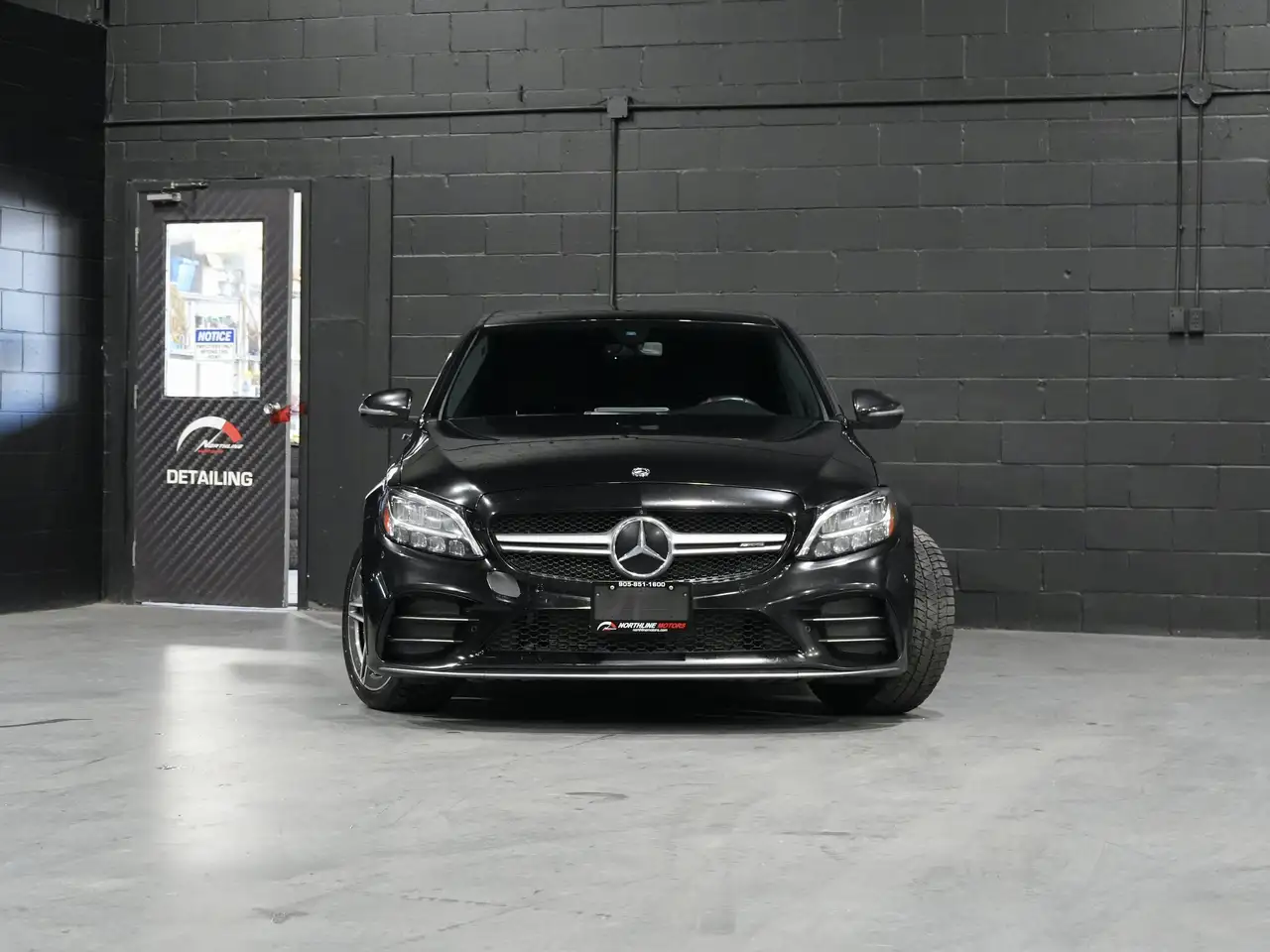 Mercedes-Benz C-Class снимка Mercedes-Benz C-Class