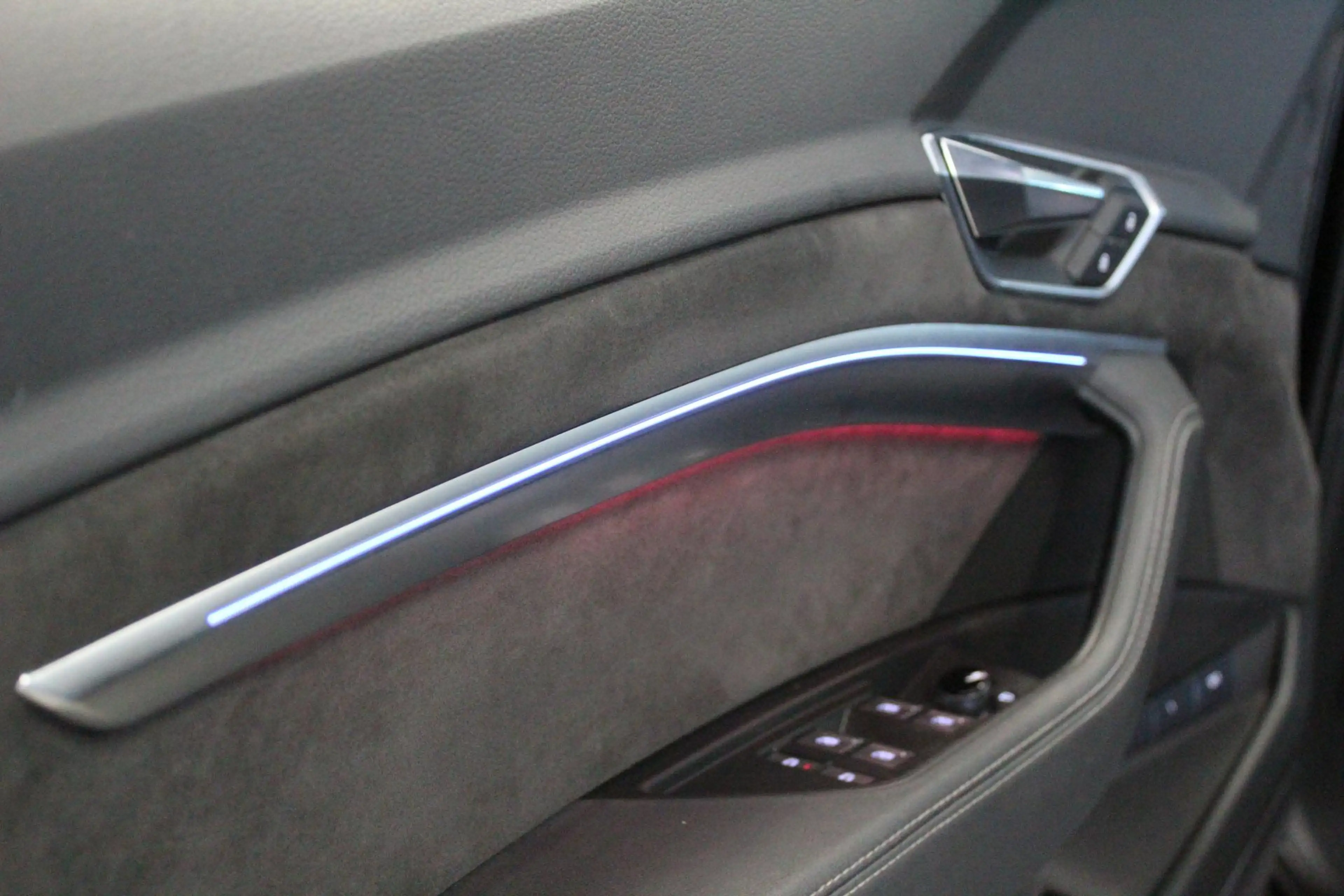 Audi e-tron Sportback 50 quattro S edition 71 kWh | B&O/AUDIO — photo 11