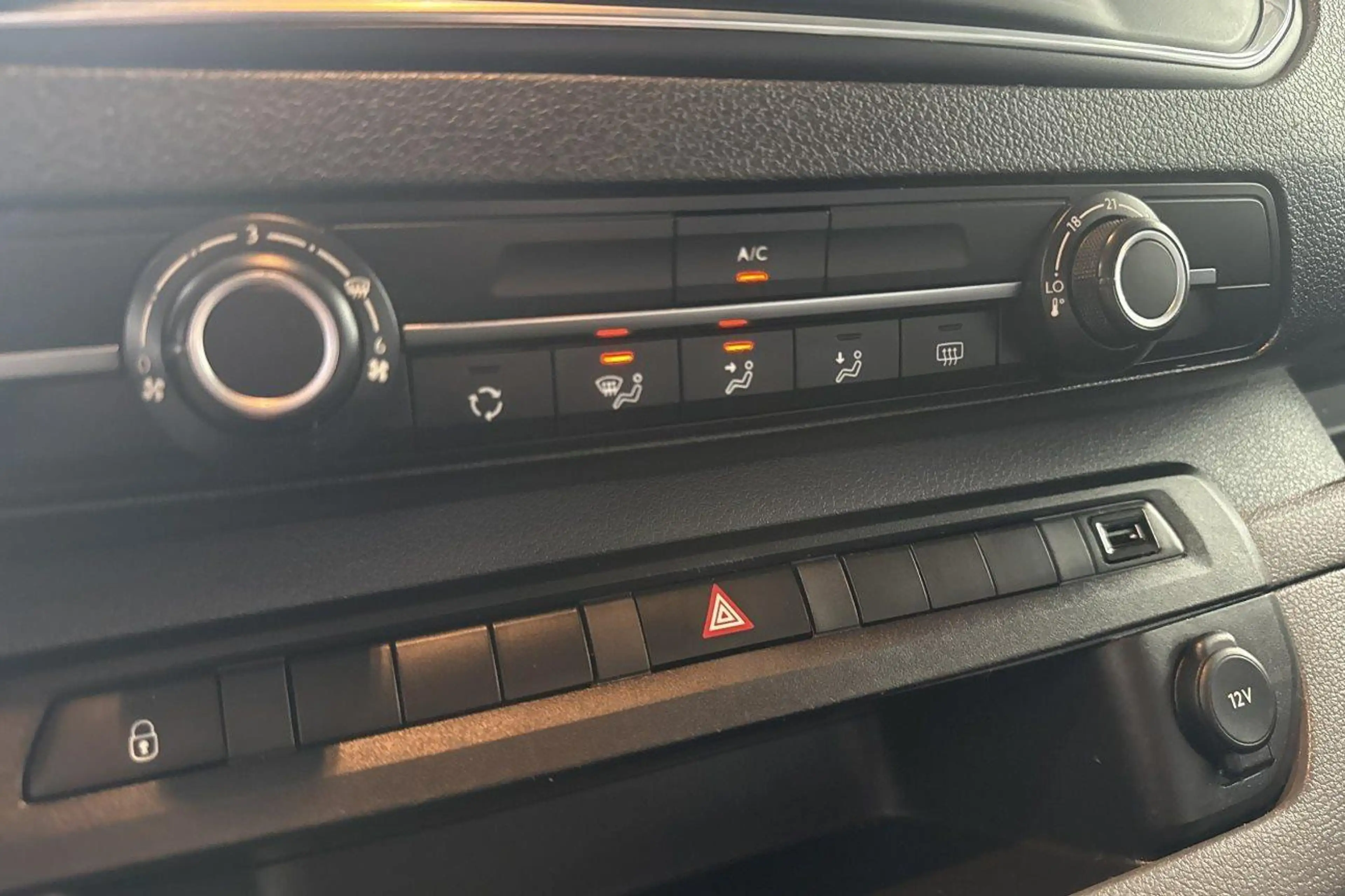Peugeot Expert Premium Dubbele Cabine 6 PL — photo 15