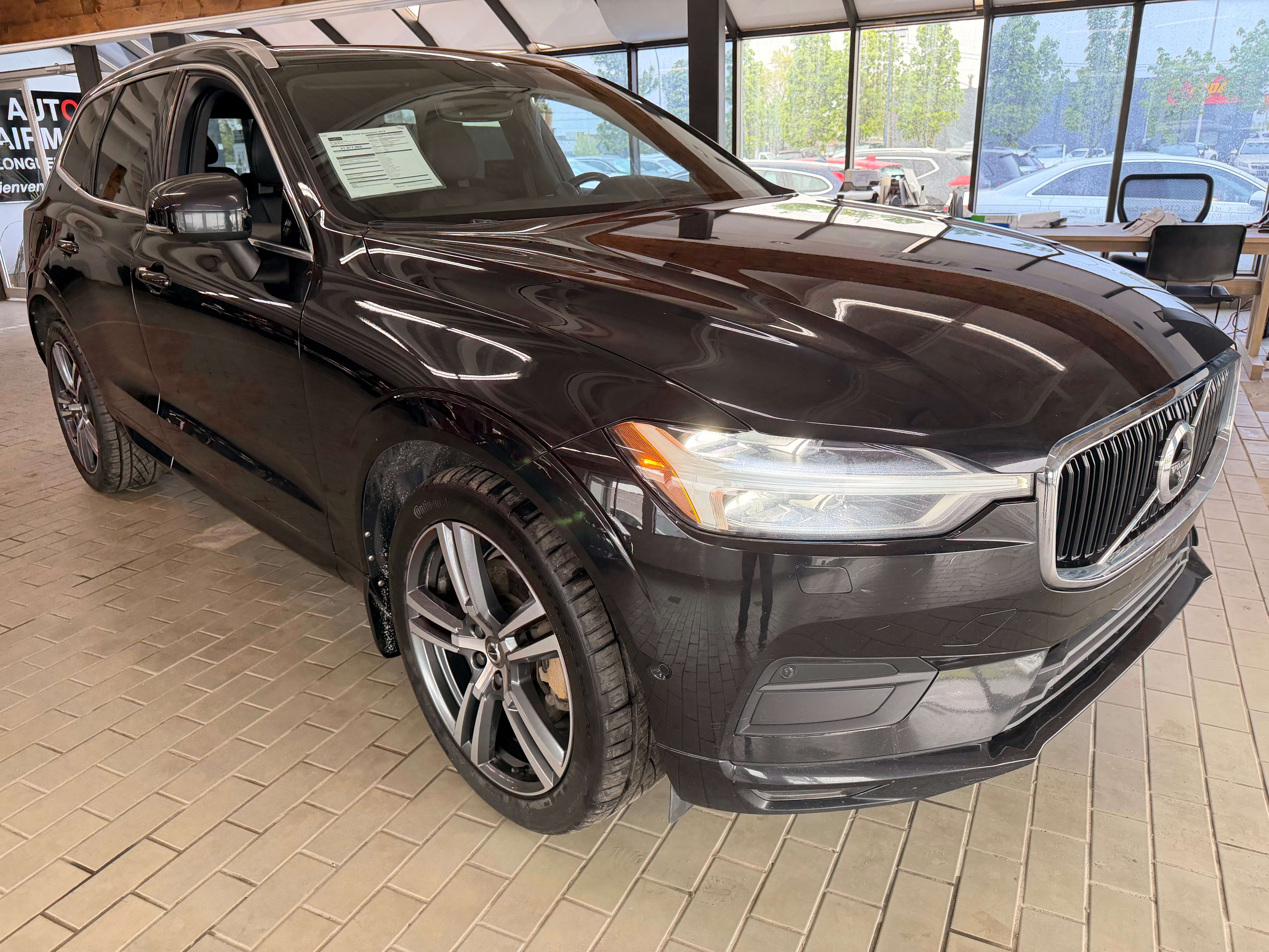 2018 Volvo XC60 Momentum - Image 6