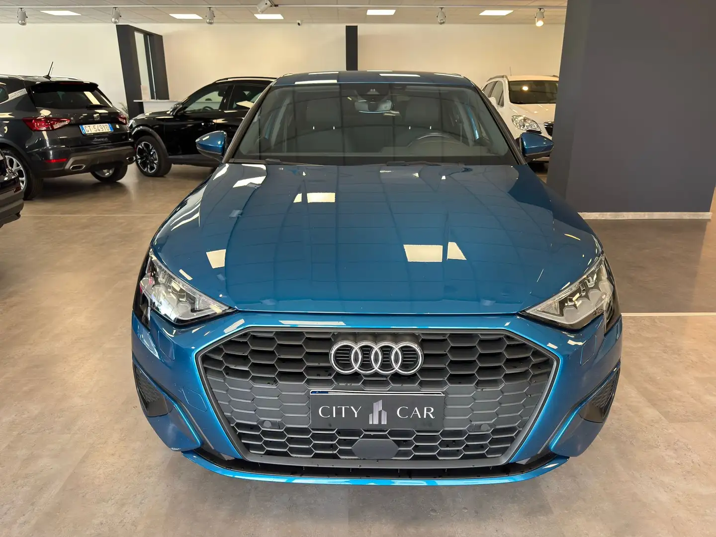 Audi A3 A3  2020 business Sportback 35 2.0 tdi s-tronic Bleu - 2