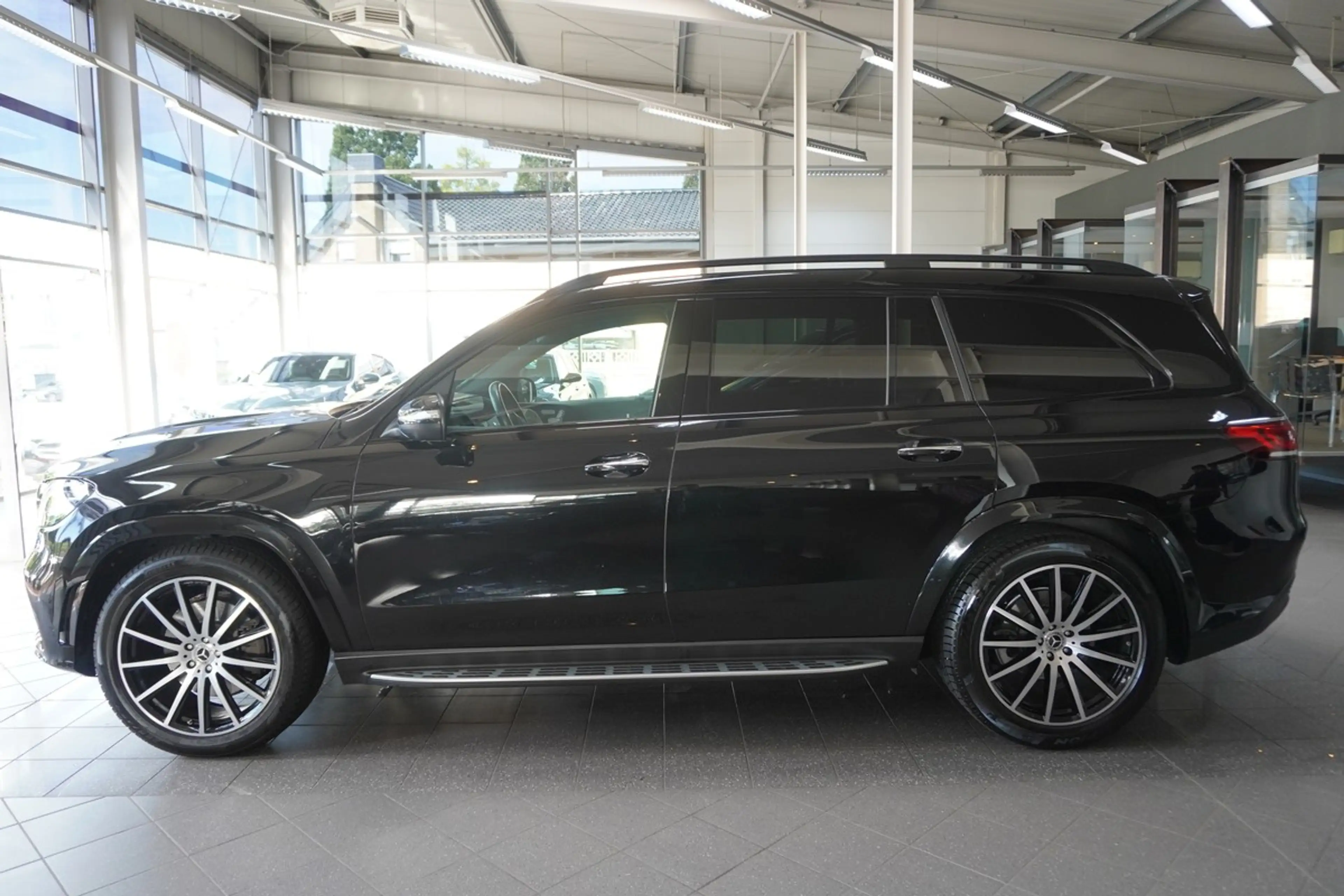 Mercedes-Benz GLS 400 d  AMG 4M Airmatic HUD Pano Distr.+ 7Sitze — photo 9