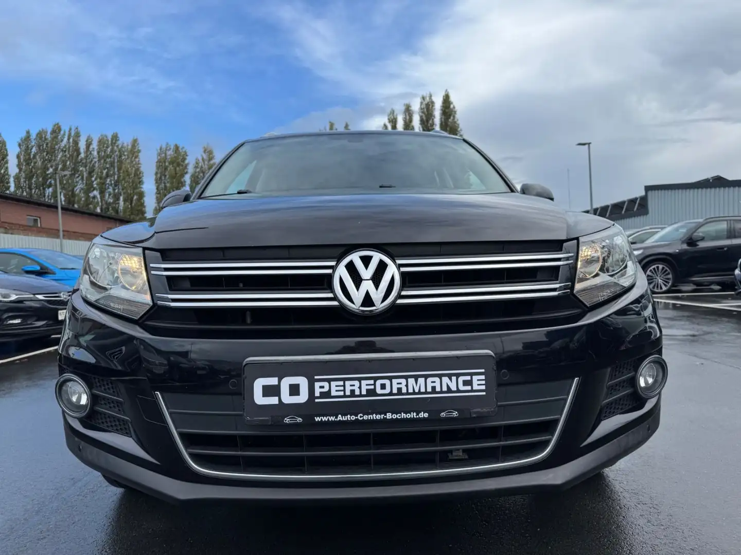 Volkswagen Tiguan Sport & Style BMT*PANO*TÜV27*NAVI*SITZH Nero - 2