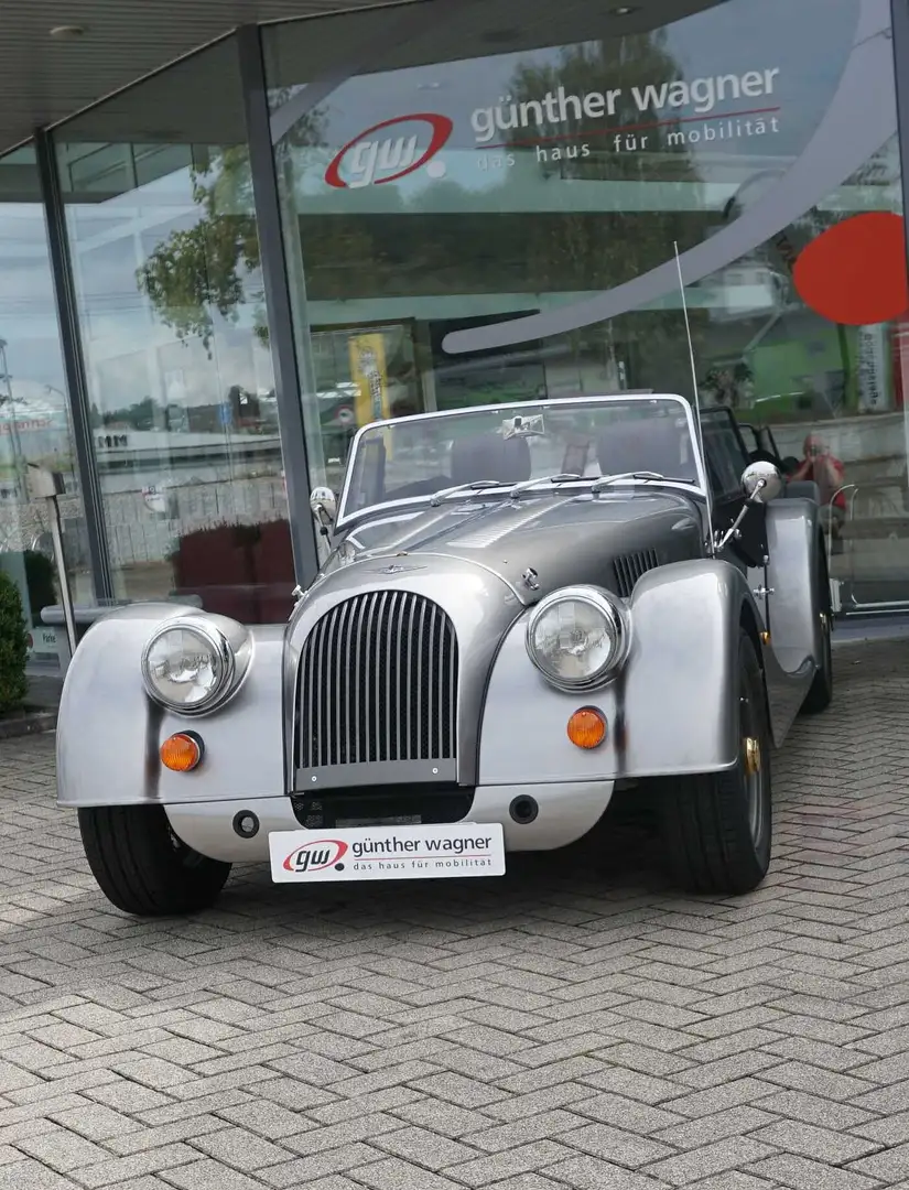 Morgan Plus 4 PLUS 4 '70th ANNIVERSARY EDITION' Grau - 1