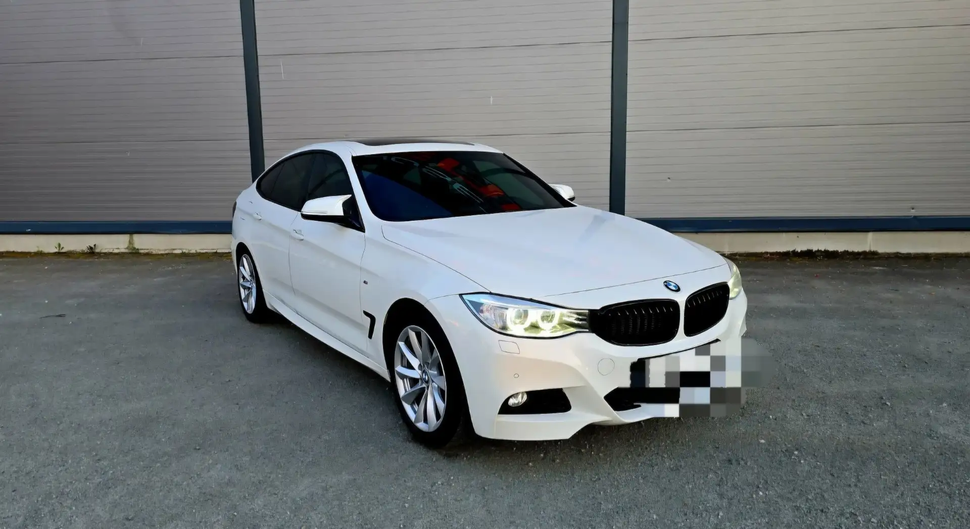 BMW 330 Touring 330d xDrive 258 ch Sport Absolute A - 1