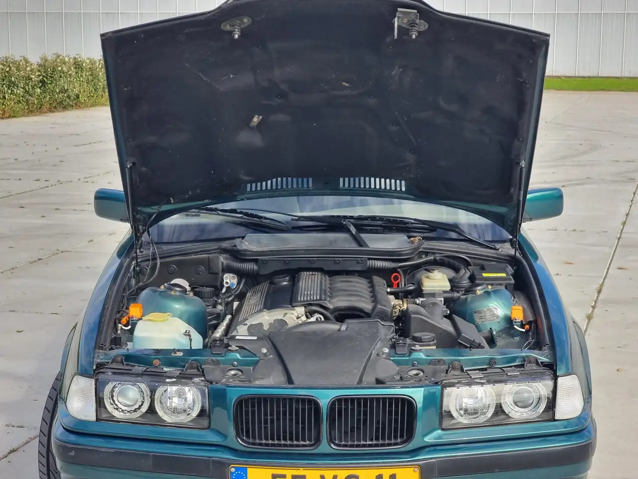 BMW 320i, foto 11