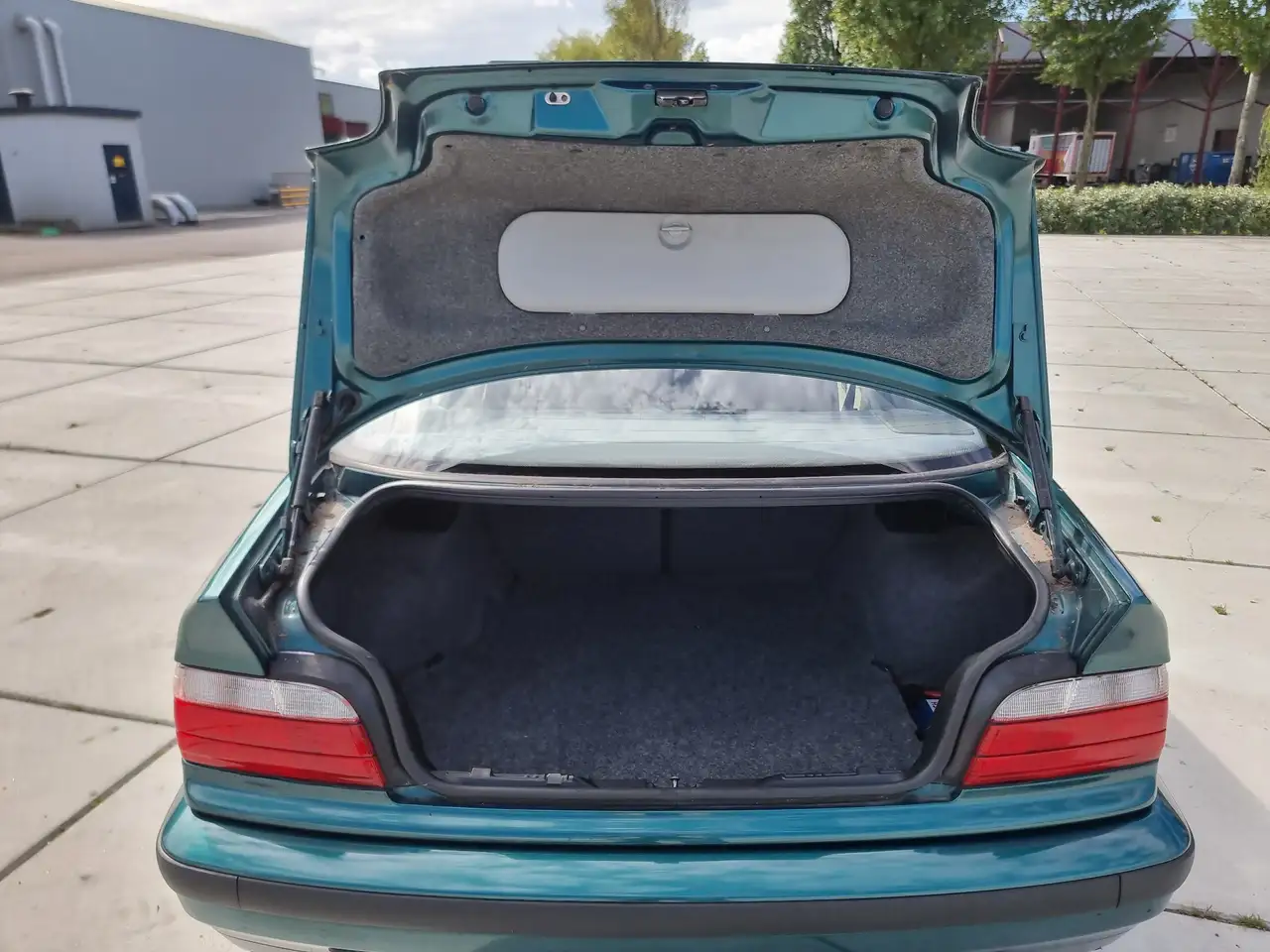 BMW 320i, foto 10