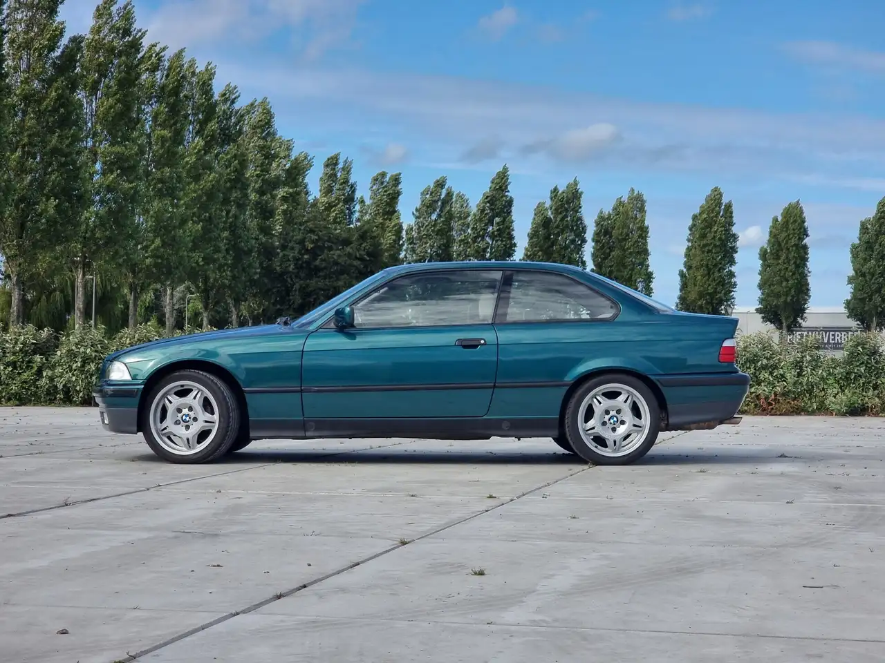 BMW 320i, foto 4