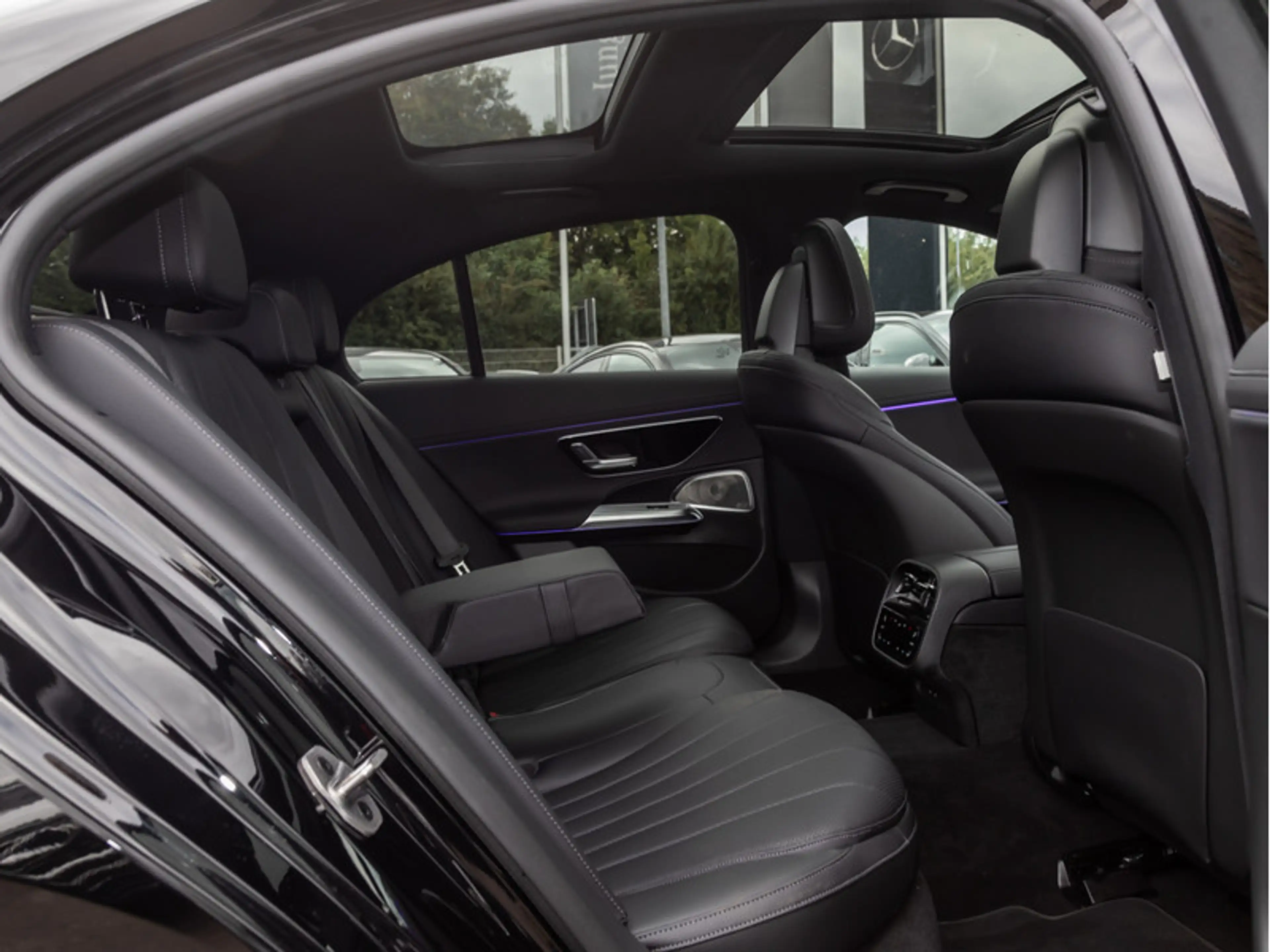 Mercedes-Benz E 450 d 4M AMG-Sport/Super/Pano/Burm/HUD/Night — photo 10