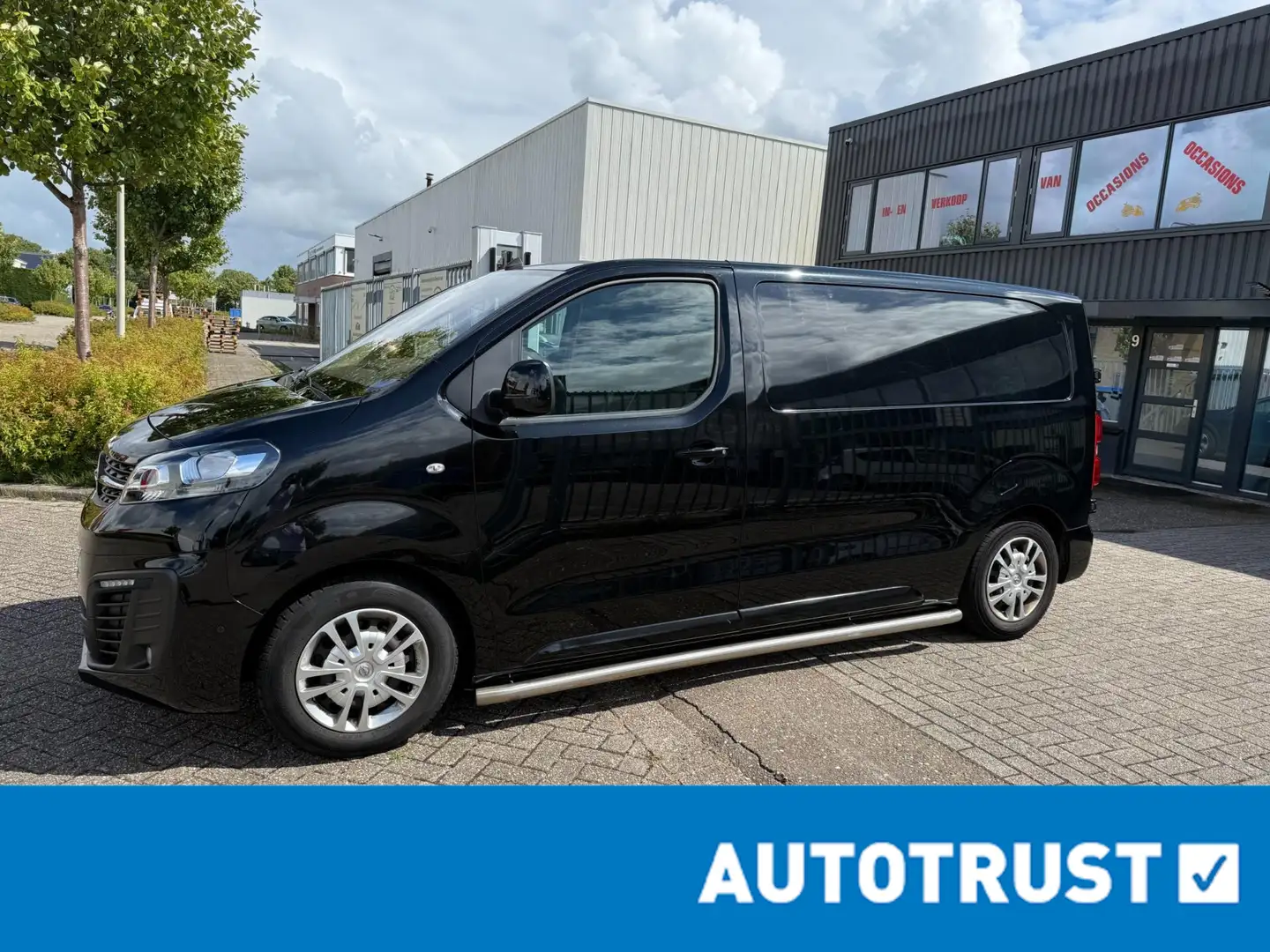 Opel Vivaro 1.5 CDTI L2H1 Innovation Zwart - 2