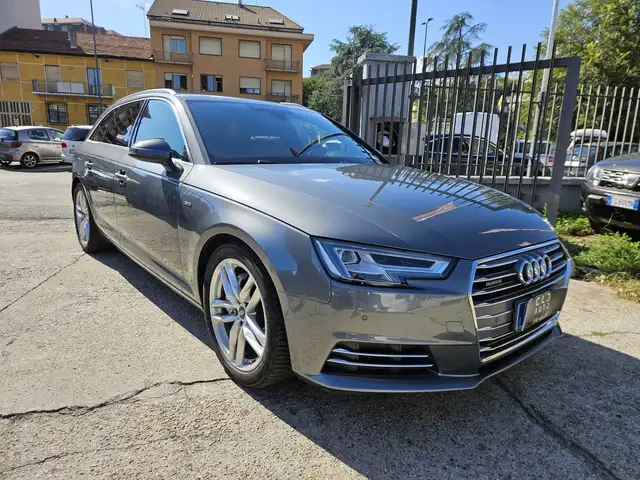 Audi A4 view 19