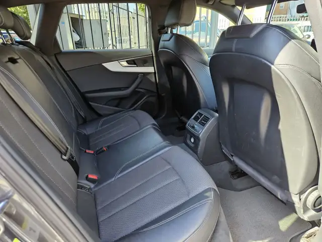 Audi A4 view 11
