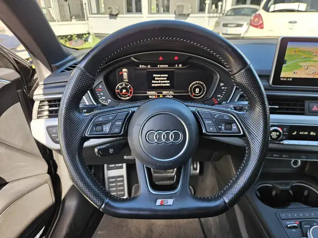 Audi A4 view 12